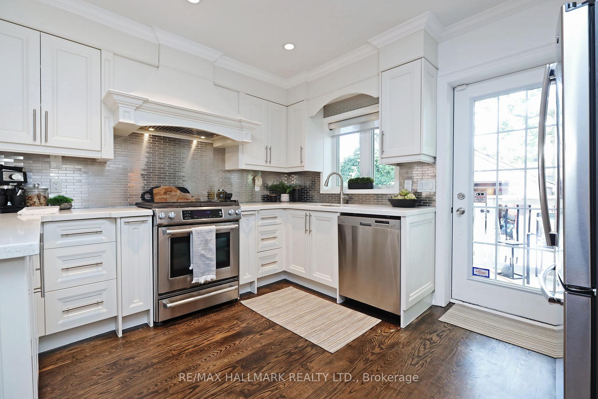 Photo 14 of 242 Springdale Boulevard, Toronto, Danforth Village-East York — HOMEH
