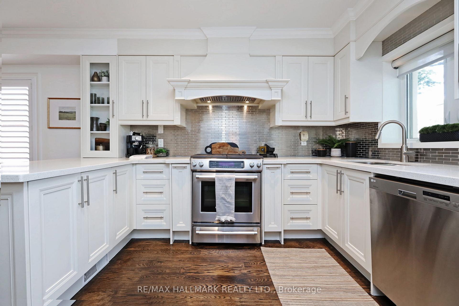 Photo 15 of 242 Springdale Boulevard, Toronto, Danforth Village-East York — HOMEH