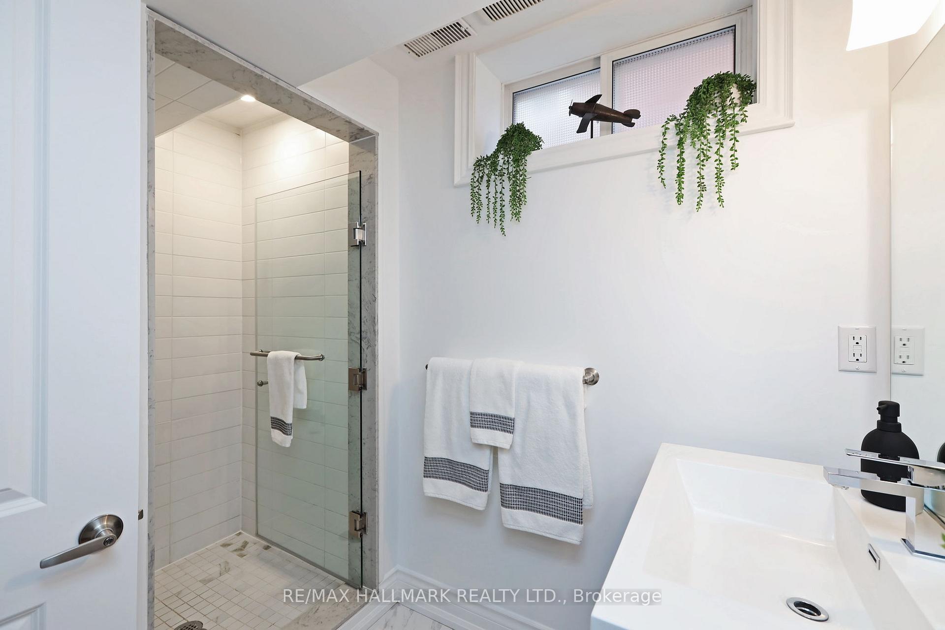 Photo 35 of 242 Springdale Boulevard, Toronto, Danforth Village-East York — HOMEH
