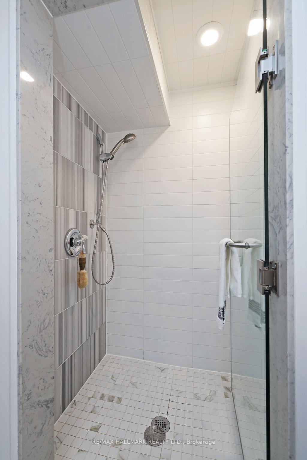 Photo 36 of 242 Springdale Boulevard, Toronto, Danforth Village-East York — HOMEH