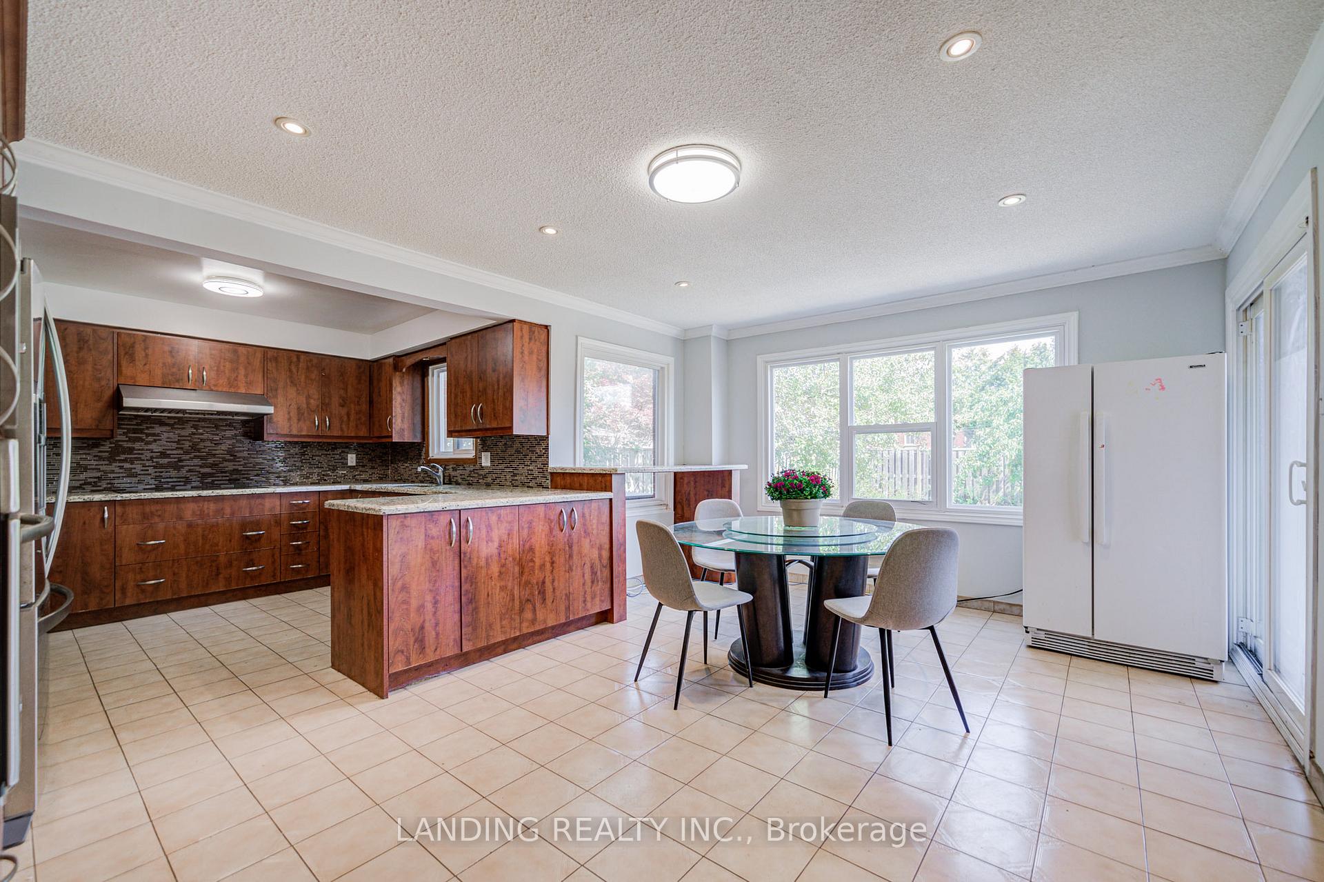 Photo 8 of 63 Purcell Square, Scarborough, Steeles — HOMEH
