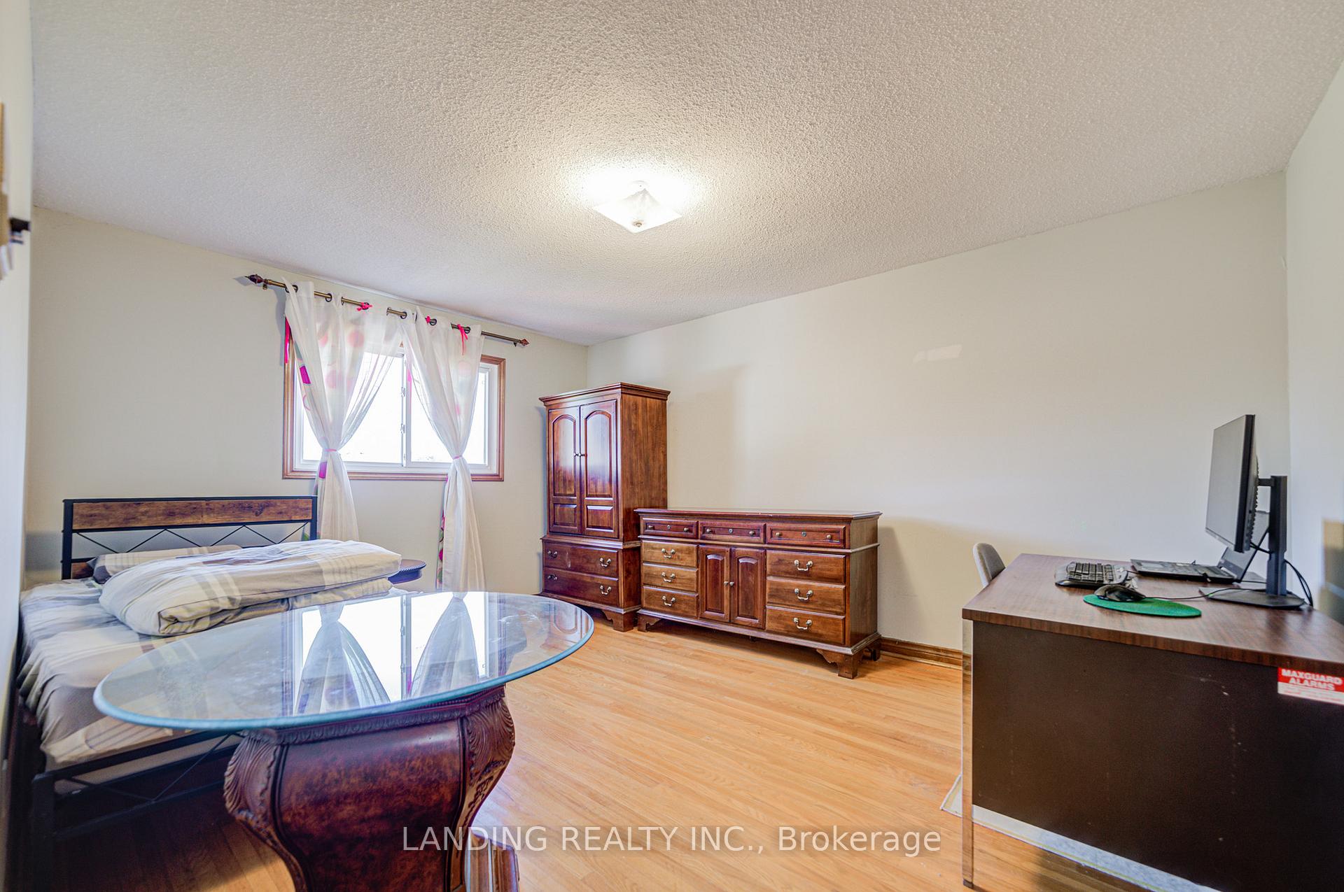 Photo 17 of 63 Purcell Square, Scarborough, Steeles — HOMEH