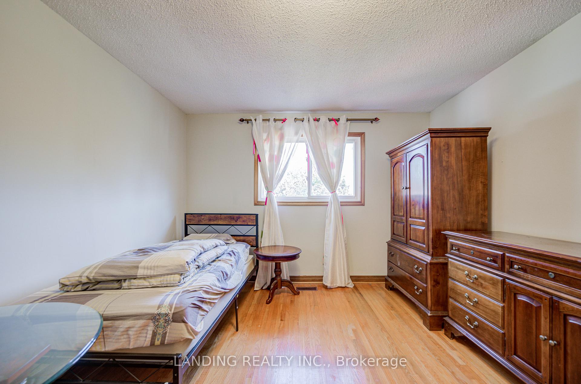 Photo 18 of 63 Purcell Square, Scarborough, Steeles — HOMEH