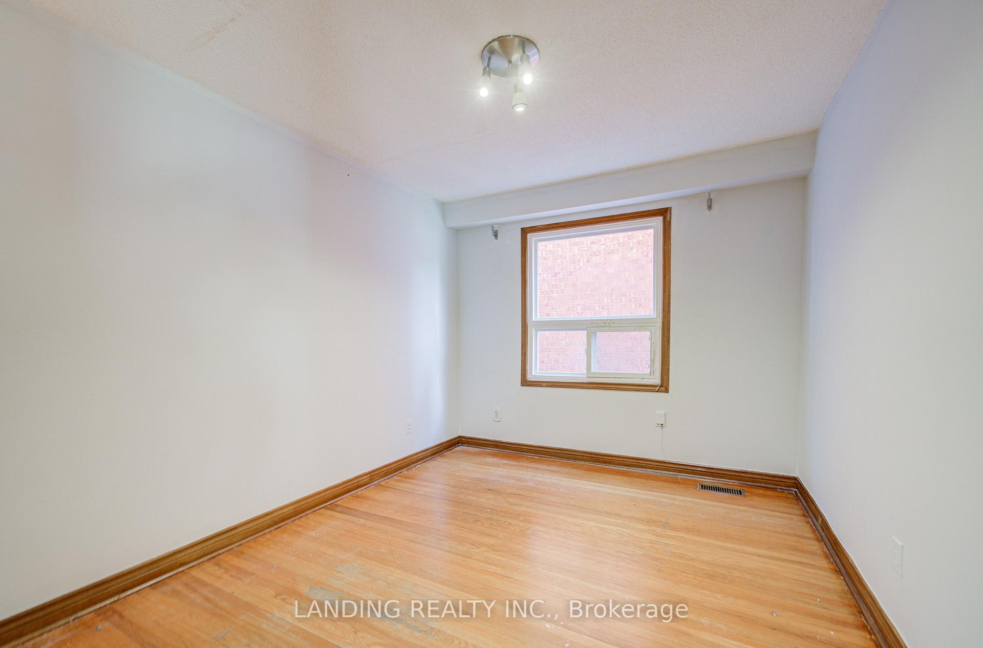 Photo 29 of 63 Purcell Square, Scarborough, Steeles — HOMEH