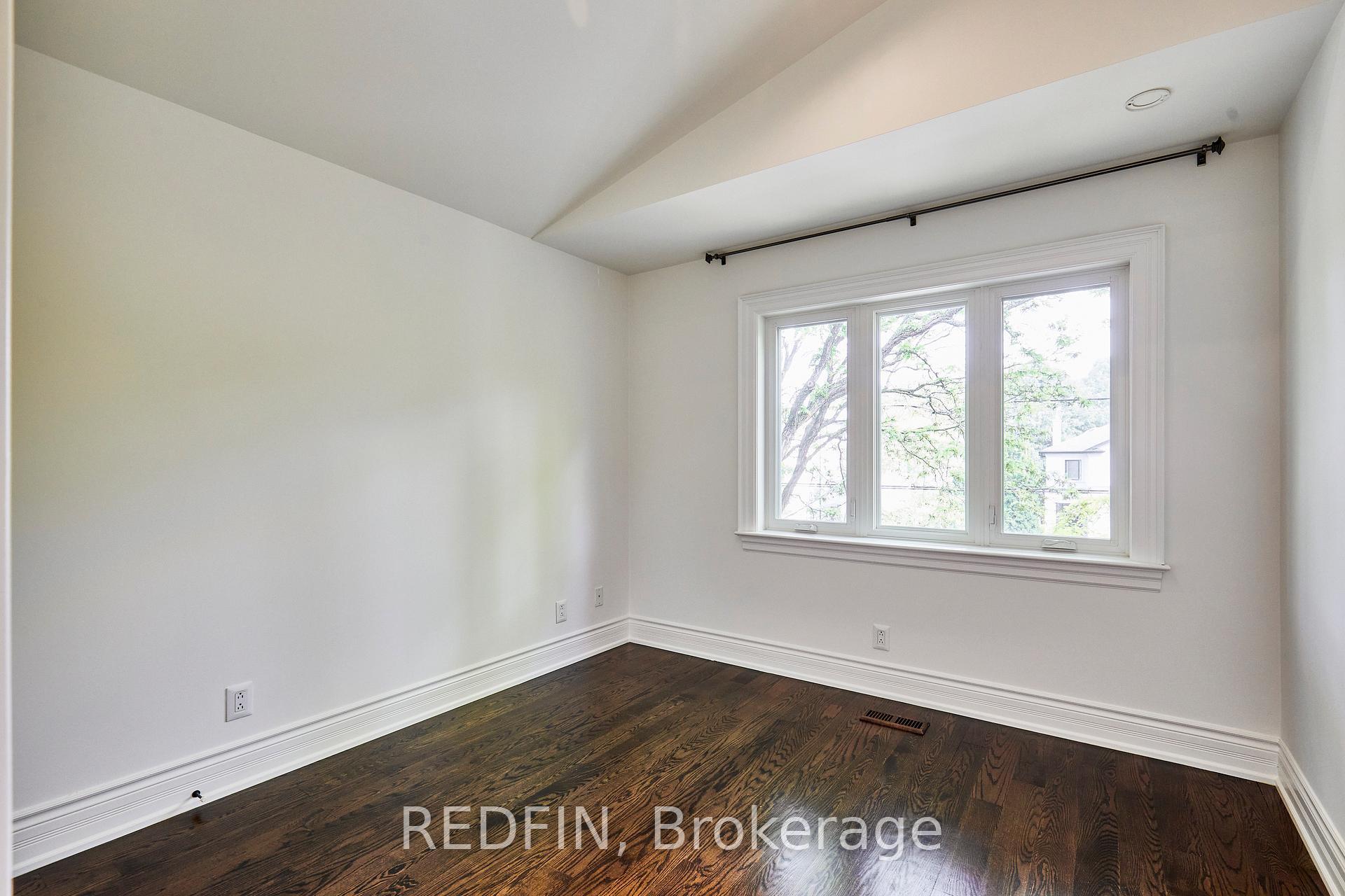 Photo 25 of 516 Melrose Avenue, Toronto, Bedford Park-Nortown — HOMEH