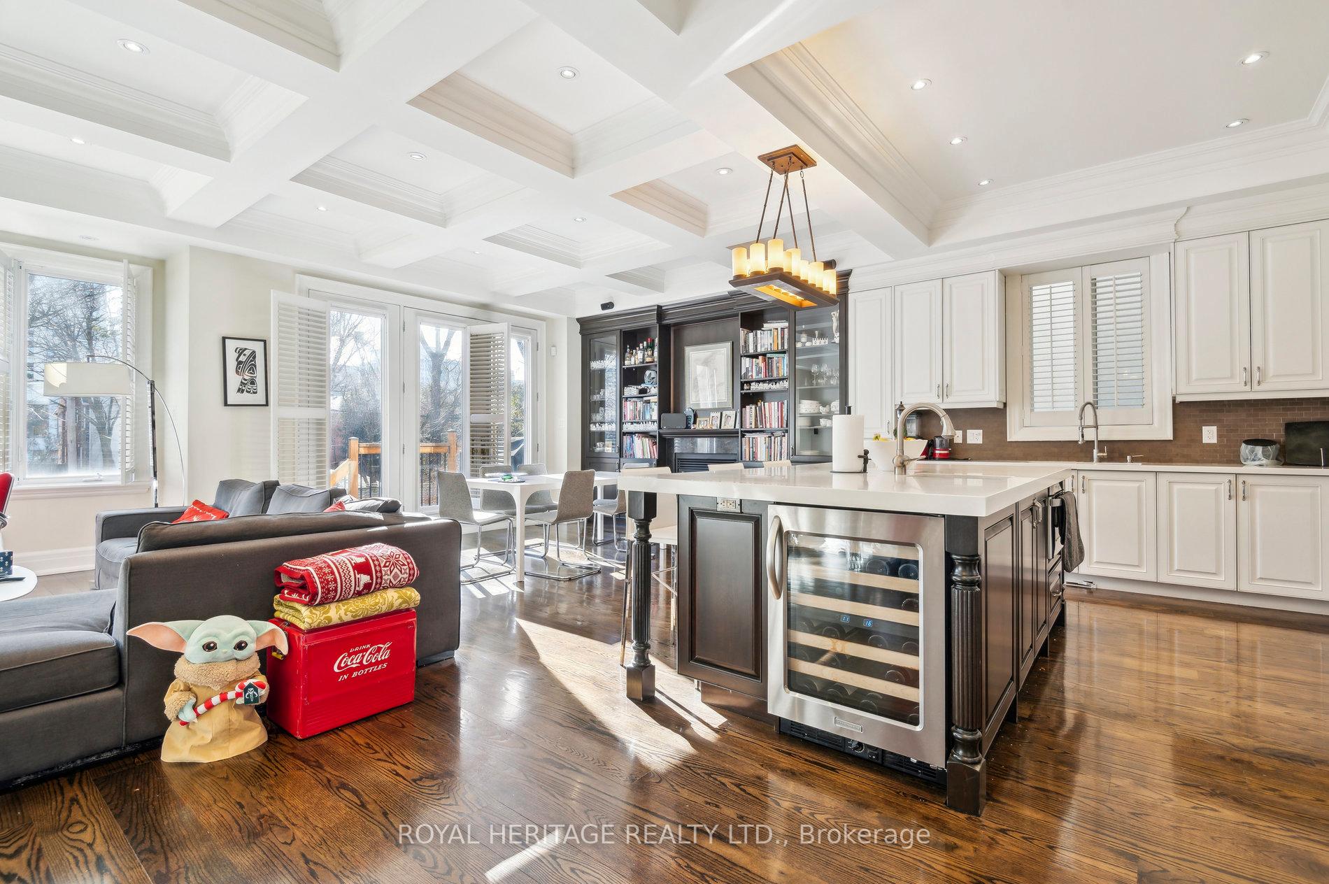 Photo 5 of 17 Belsize Drive, Toronto, Mount Pleasant West — HOMEH