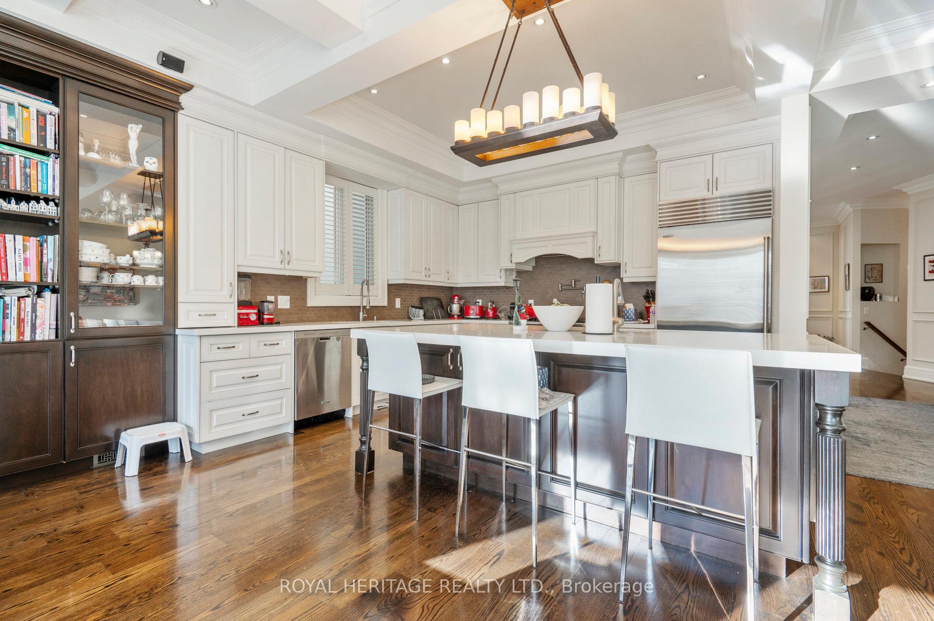 Photo 12 of 17 Belsize Drive, Toronto, Mount Pleasant West — HOMEH