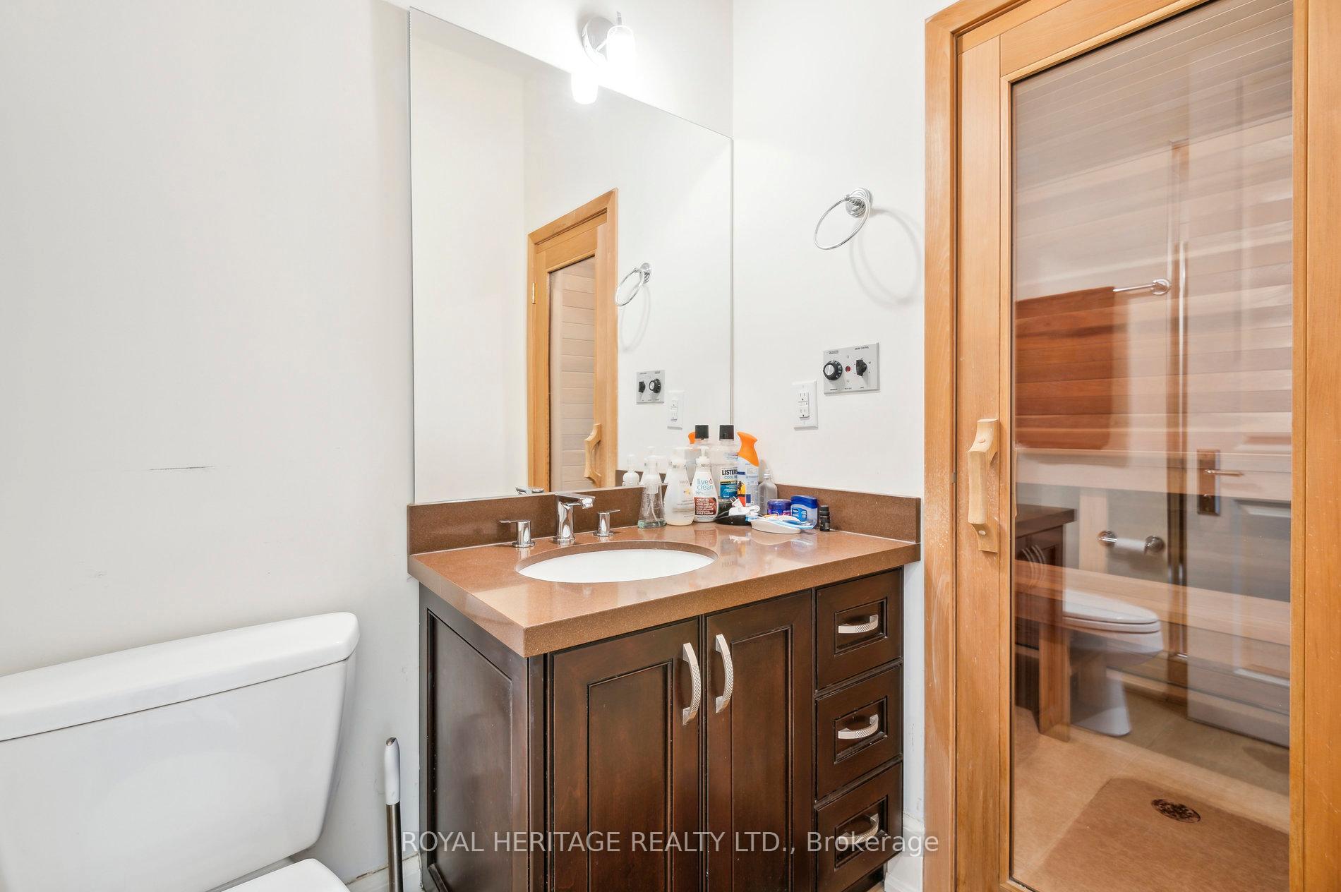 Photo 14 of 17 Belsize Drive, Toronto, Mount Pleasant West — HOMEH