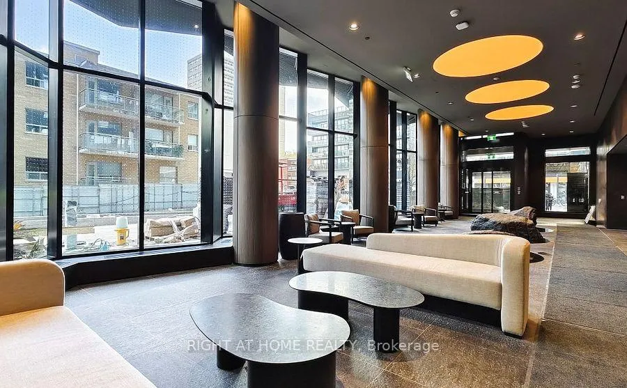 Photo 5 of Unit 1705, 110 Broadway Avenue, Toronto, Mount Pleasant West — HOMEH
