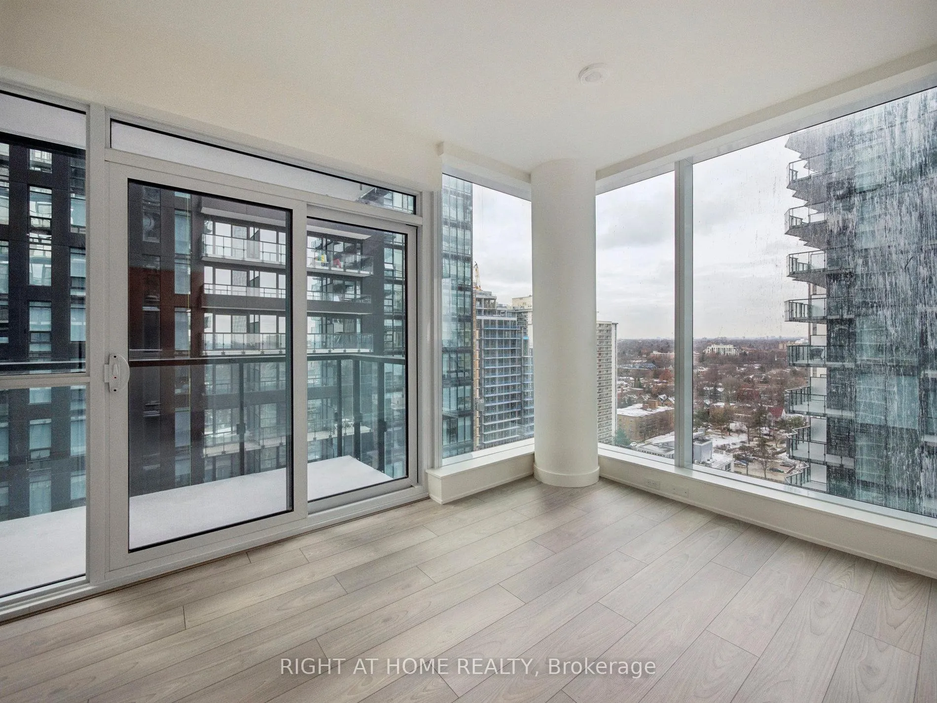 Photo 34 of Unit 1705, 110 Broadway Avenue, Toronto, Mount Pleasant West — HOMEH