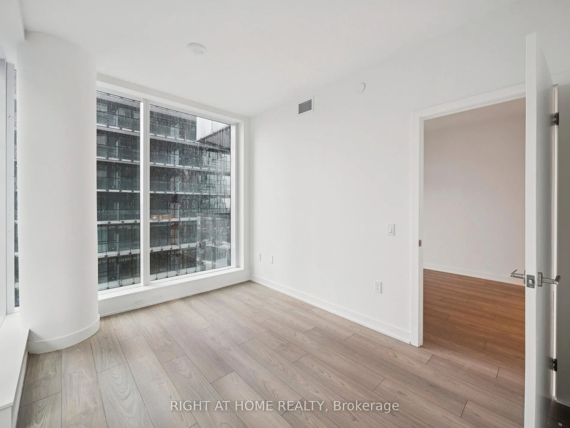 Photo 35 of Unit 1705, 110 Broadway Avenue, Toronto, Mount Pleasant West — HOMEH
