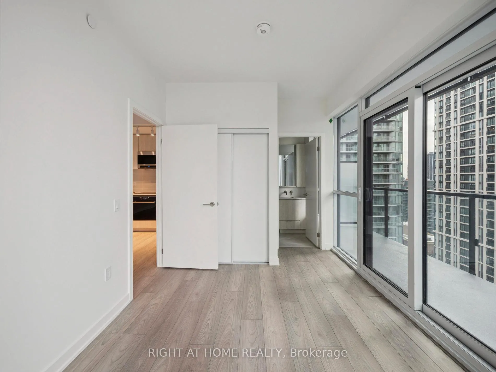 Photo 36 of Unit 1705, 110 Broadway Avenue, Toronto, Mount Pleasant West — HOMEH