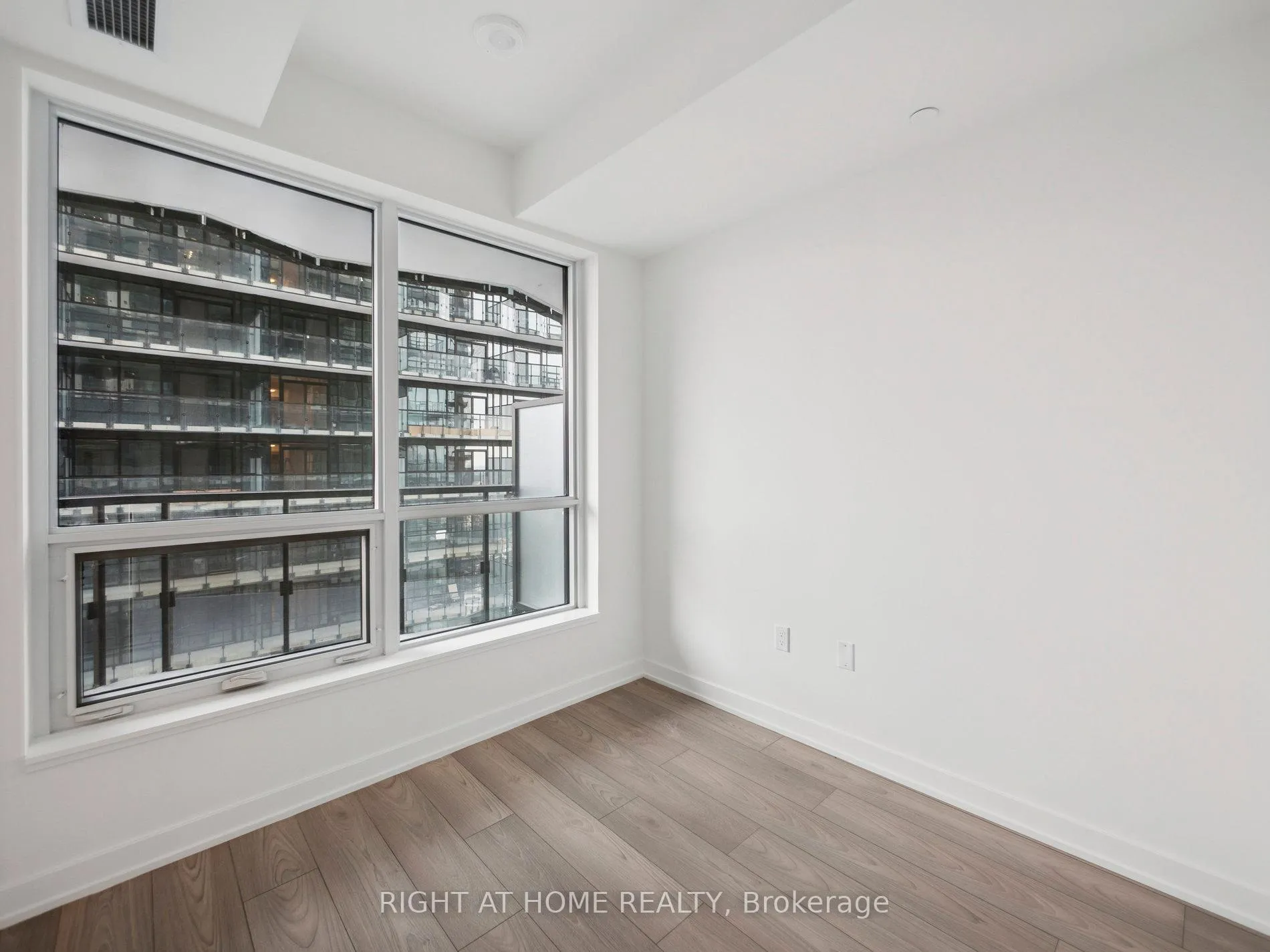 Photo 39 of Unit 1705, 110 Broadway Avenue, Toronto, Mount Pleasant West — HOMEH