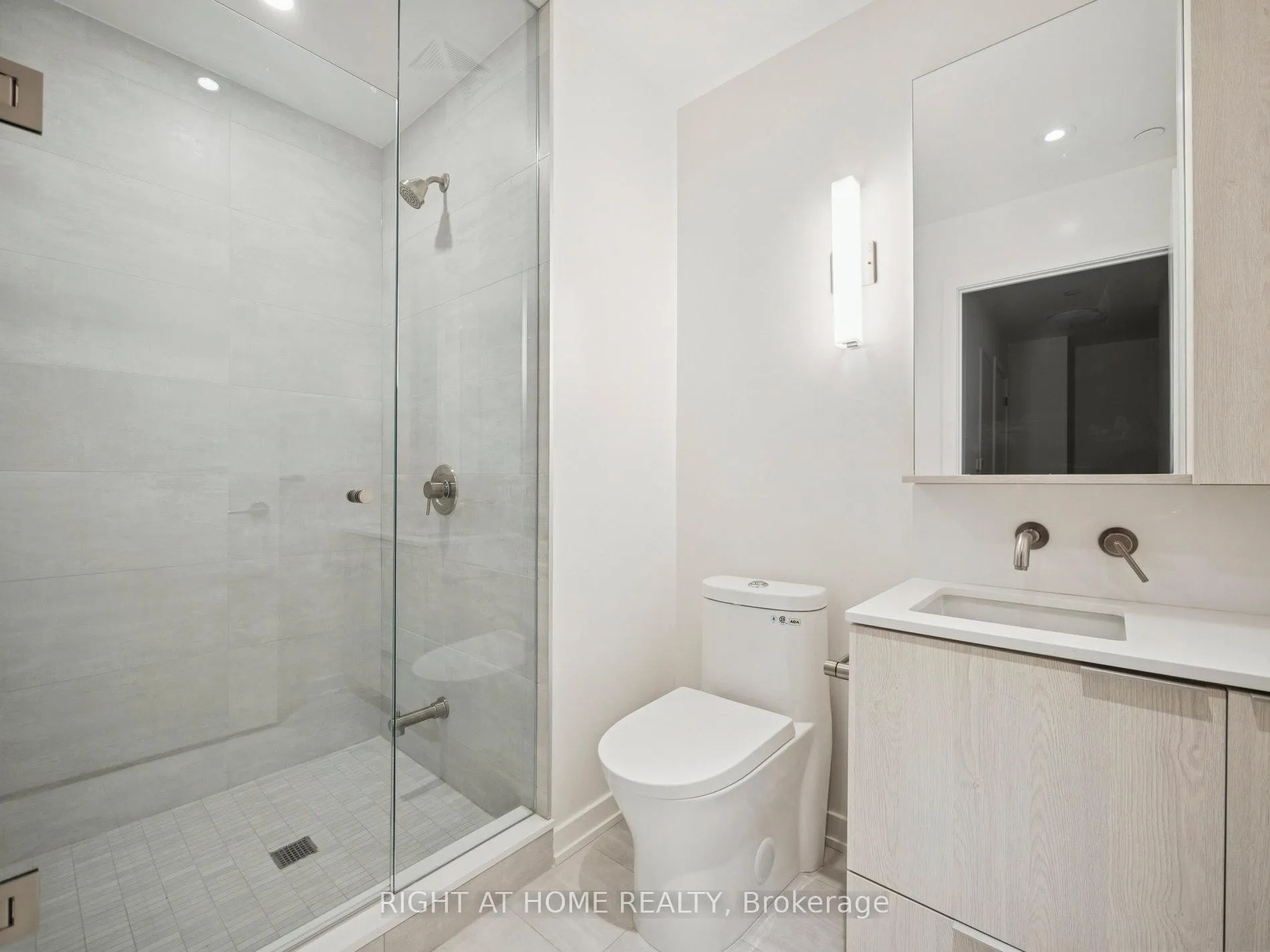 Photo 42 of Unit 1705, 110 Broadway Avenue, Toronto, Mount Pleasant West — HOMEH