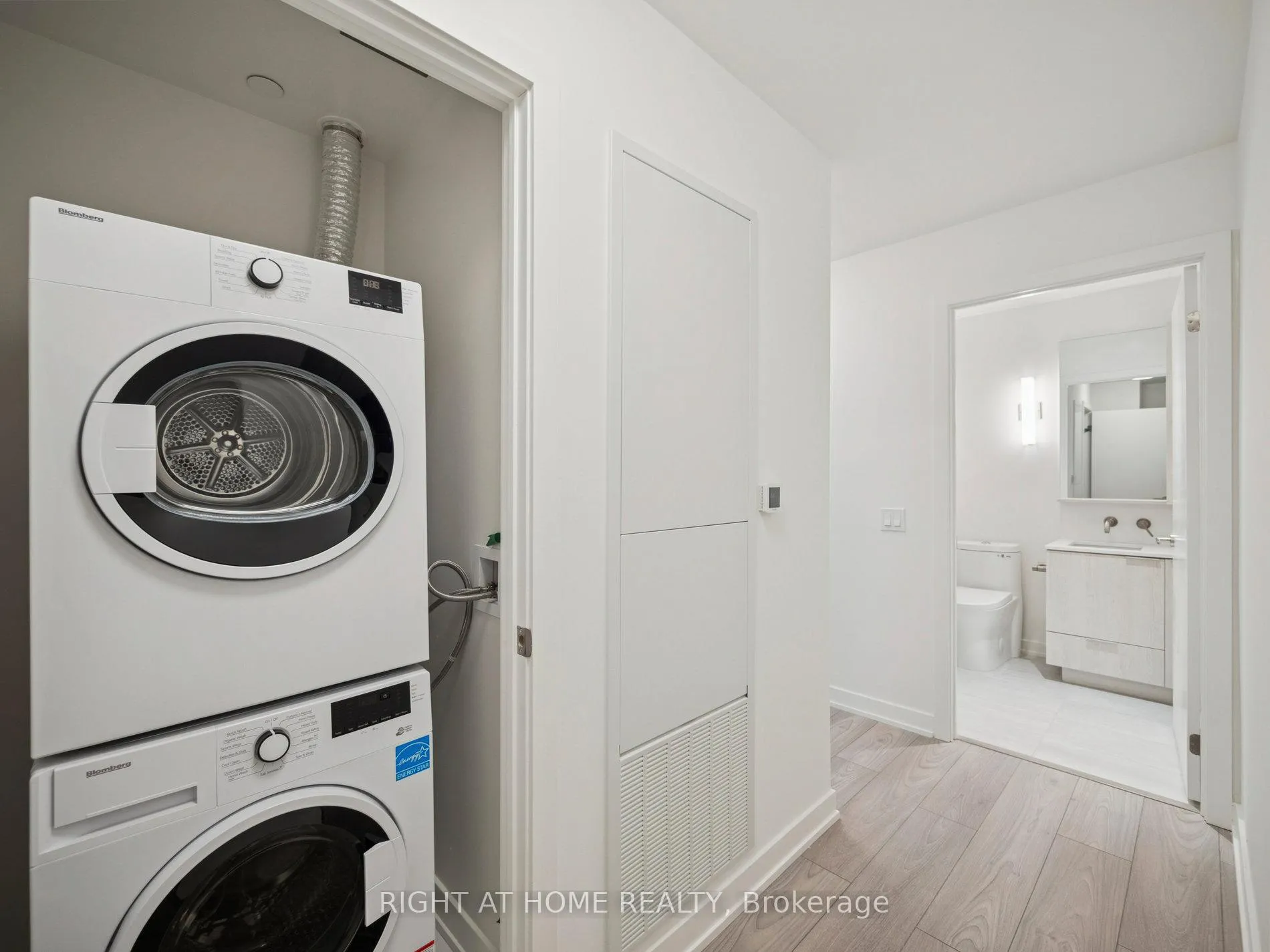 Photo 43 of Unit 1705, 110 Broadway Avenue, Toronto, Mount Pleasant West — HOMEH