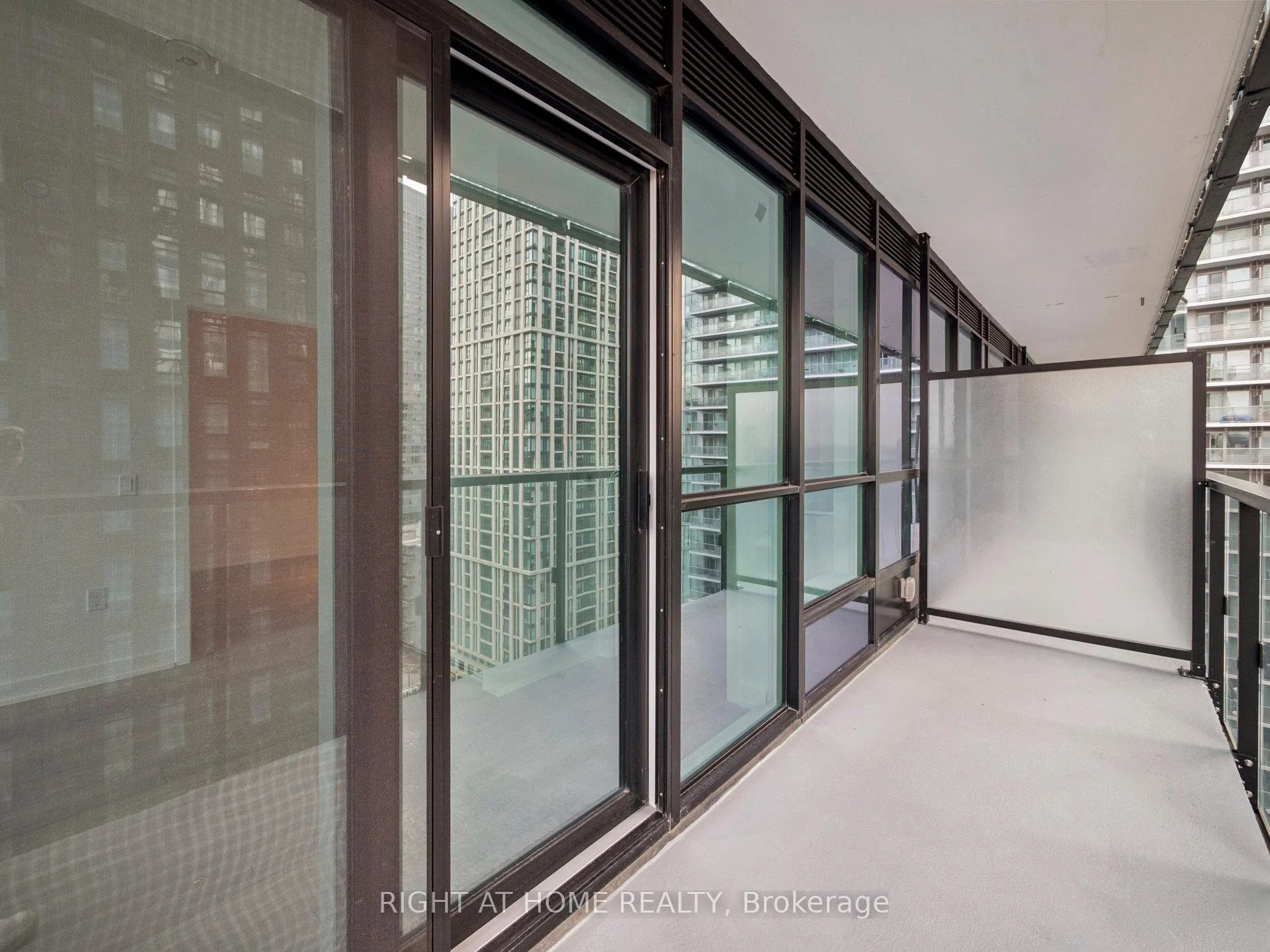 Photo 44 of Unit 1705, 110 Broadway Avenue, Toronto, Mount Pleasant West — HOMEH