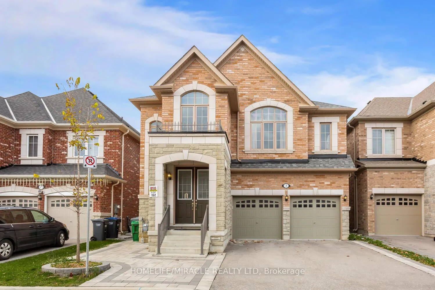 Photo 2 of 3 Farringdon Crescent, Brampton, Northwest Brampton — HOMEH