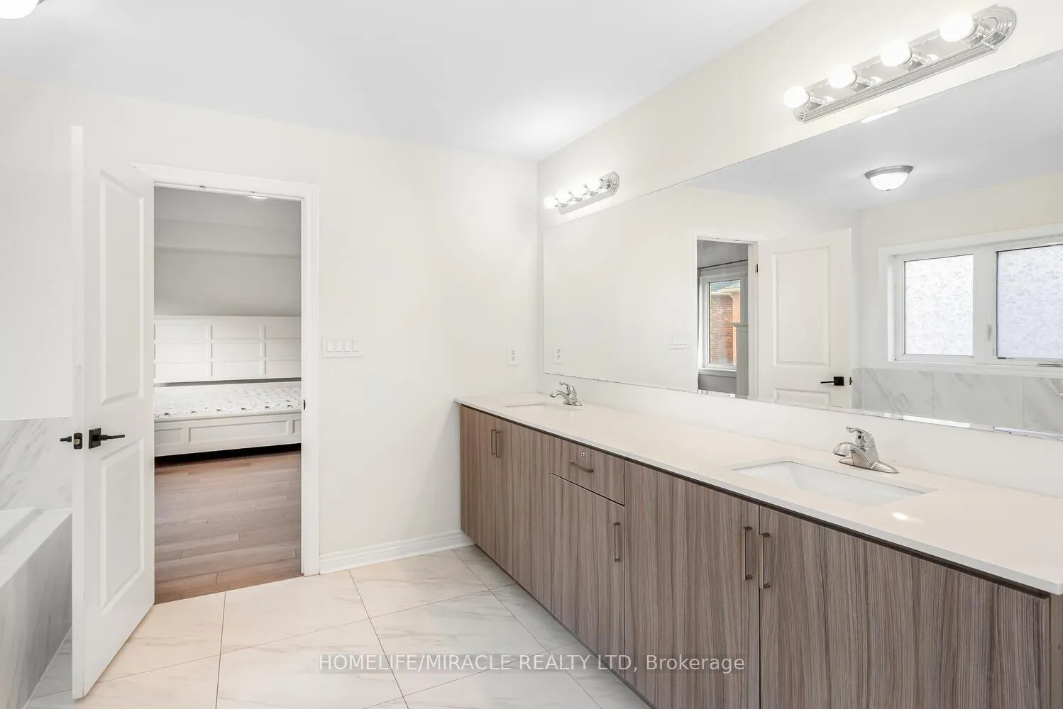 Photo 22 of 3 Farringdon Crescent, Brampton, Northwest Brampton — HOMEH