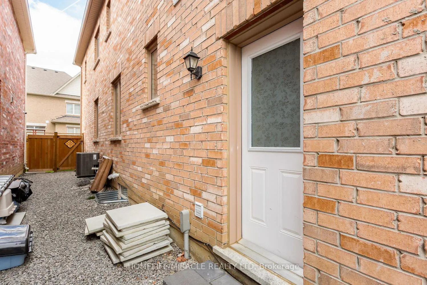 Photo 46 of 3 Farringdon Crescent, Brampton, Northwest Brampton — HOMEH