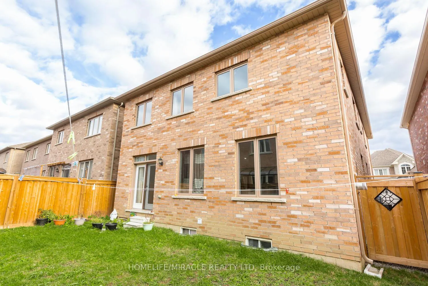 Photo 48 of 3 Farringdon Crescent, Brampton, Northwest Brampton — HOMEH