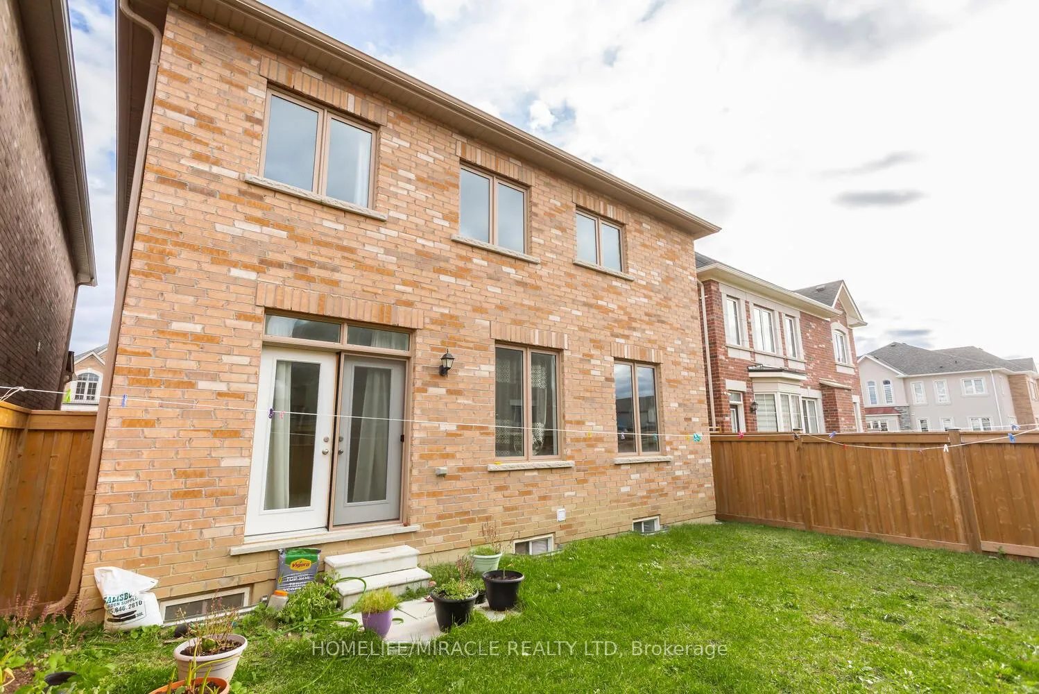 Photo 49 of 3 Farringdon Crescent, Brampton, Northwest Brampton — HOMEH