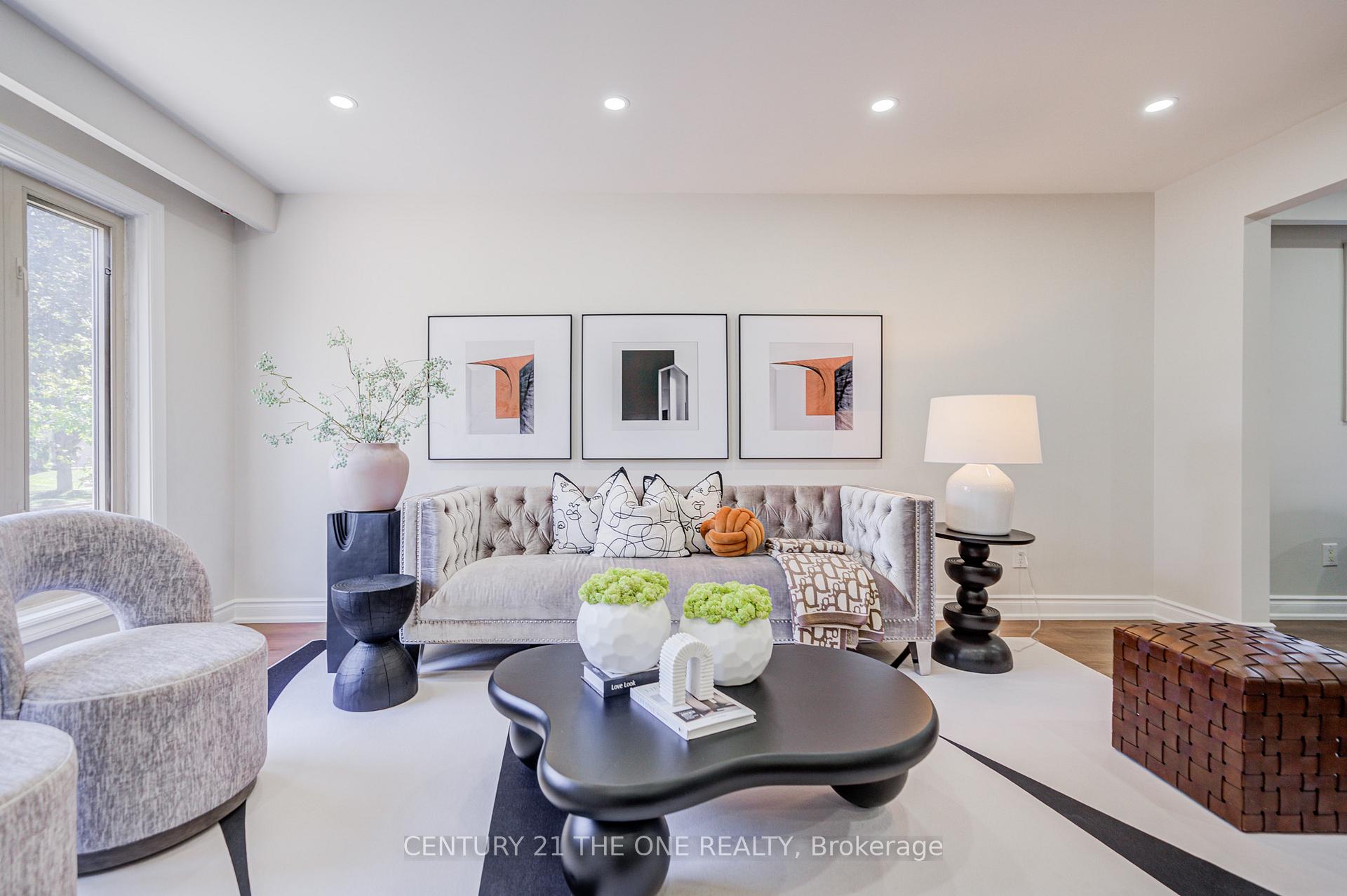 Photo 4 of 54 Marblemount Crescent, Scarborough, Tam O'Shanter-Sullivan — HOMEH