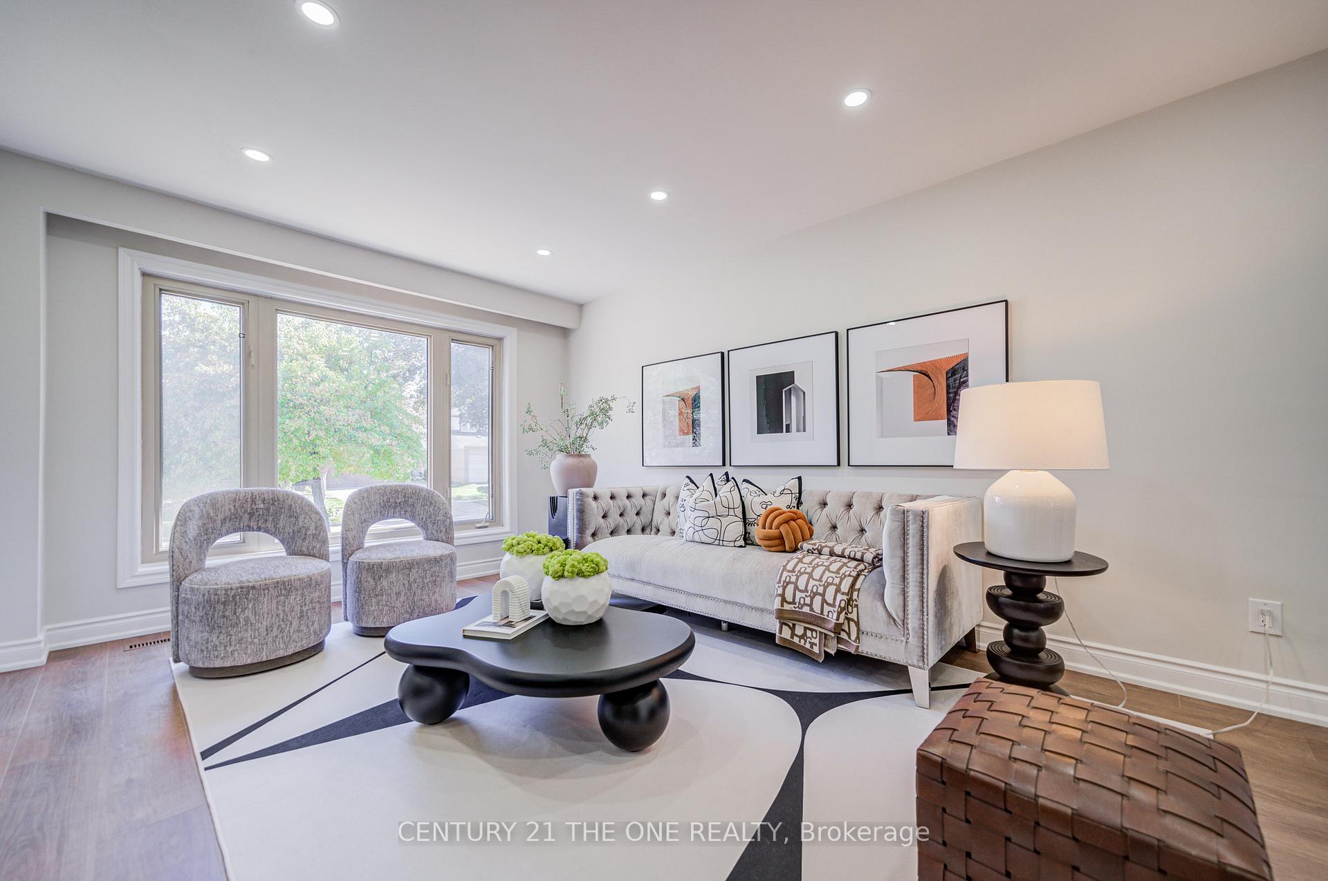 Photo 5 of 54 Marblemount Crescent, Scarborough, Tam O'Shanter-Sullivan — HOMEH