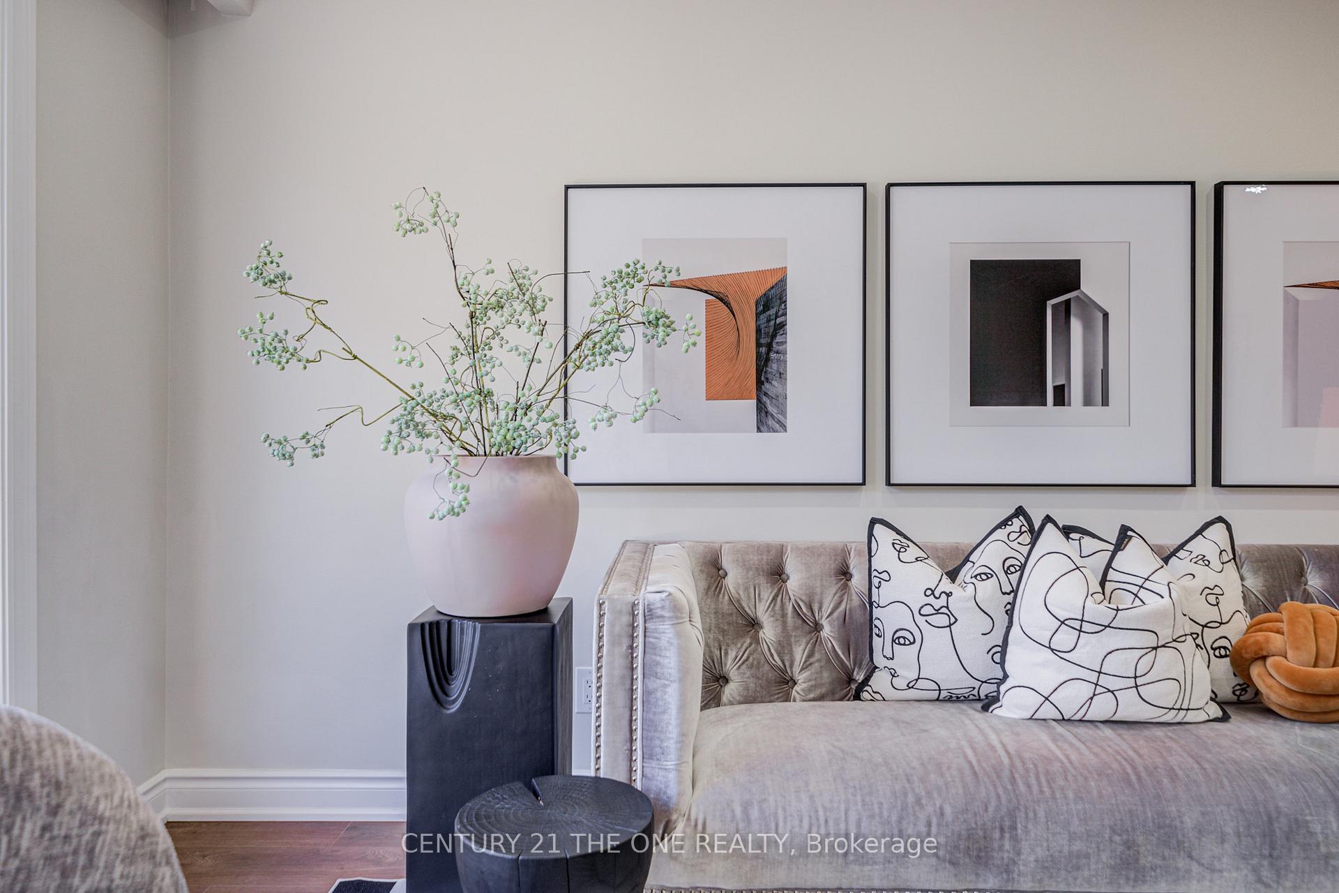 Photo 8 of 54 Marblemount Crescent, Scarborough, Tam O'Shanter-Sullivan — HOMEH