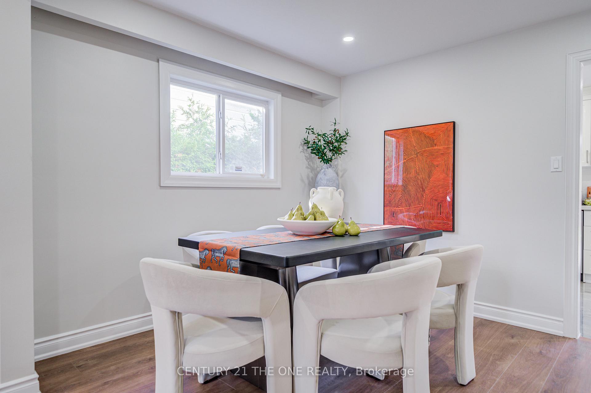 Photo 9 of 54 Marblemount Crescent, Scarborough, Tam O'Shanter-Sullivan — HOMEH