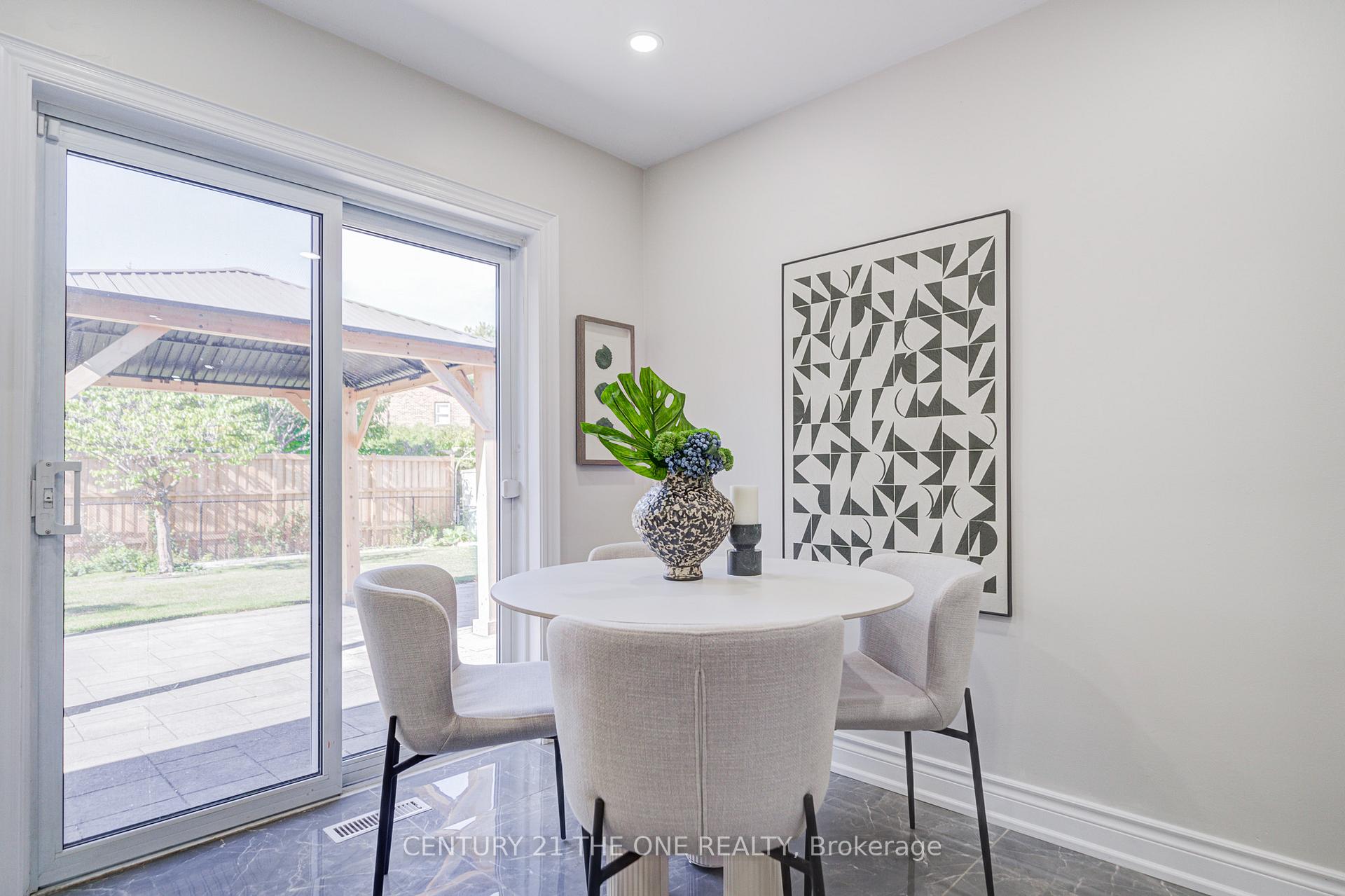 Photo 17 of 54 Marblemount Crescent, Scarborough, Tam O'Shanter-Sullivan — HOMEH