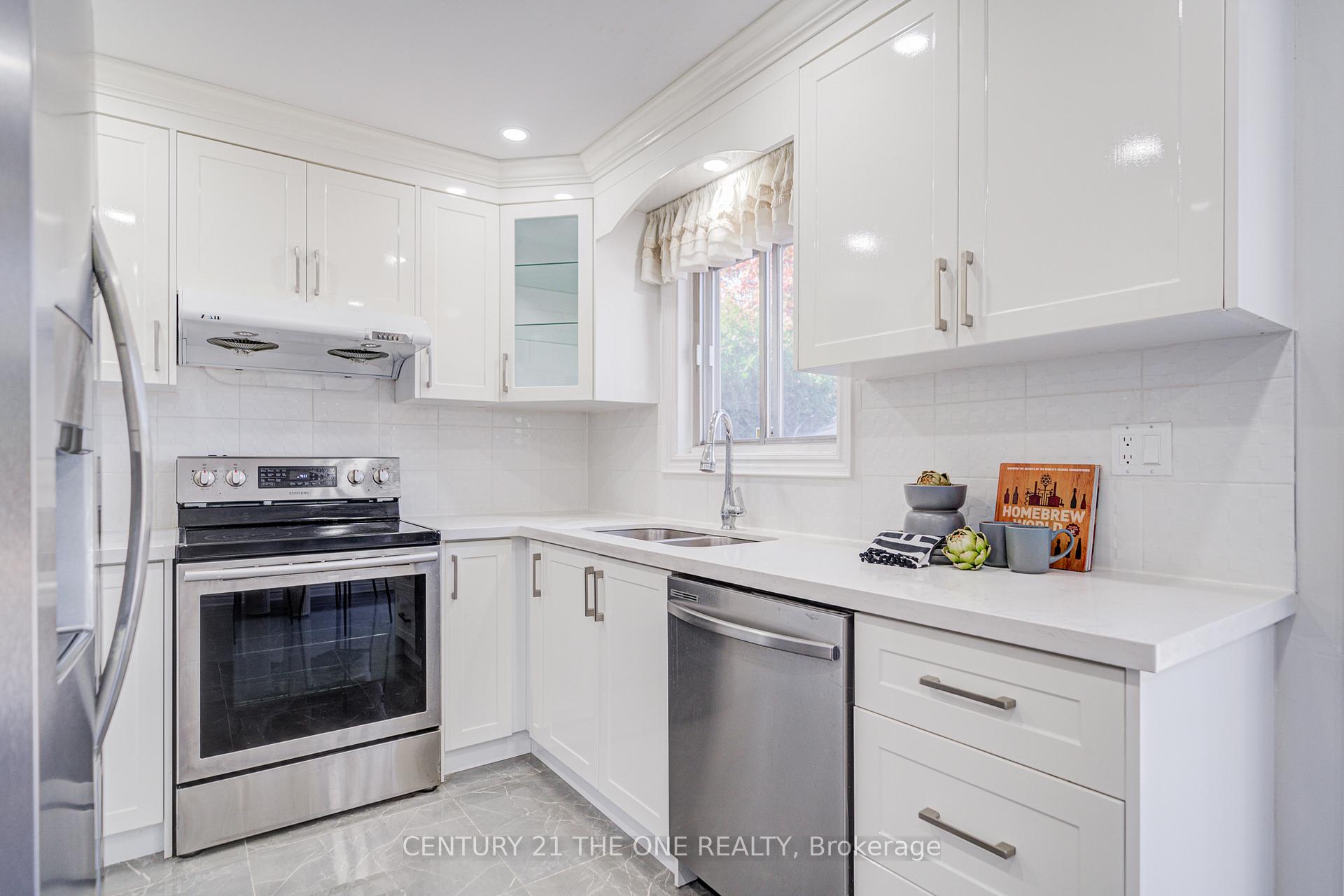 Photo 18 of 54 Marblemount Crescent, Scarborough, Tam O'Shanter-Sullivan — HOMEH