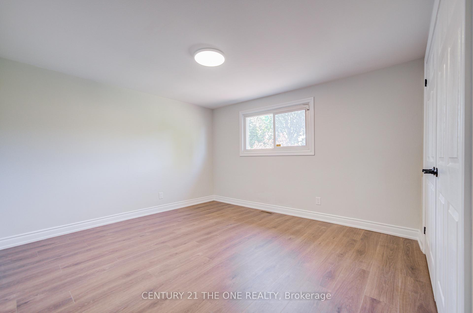 Photo 28 of 54 Marblemount Crescent, Scarborough, Tam O'Shanter-Sullivan — HOMEH