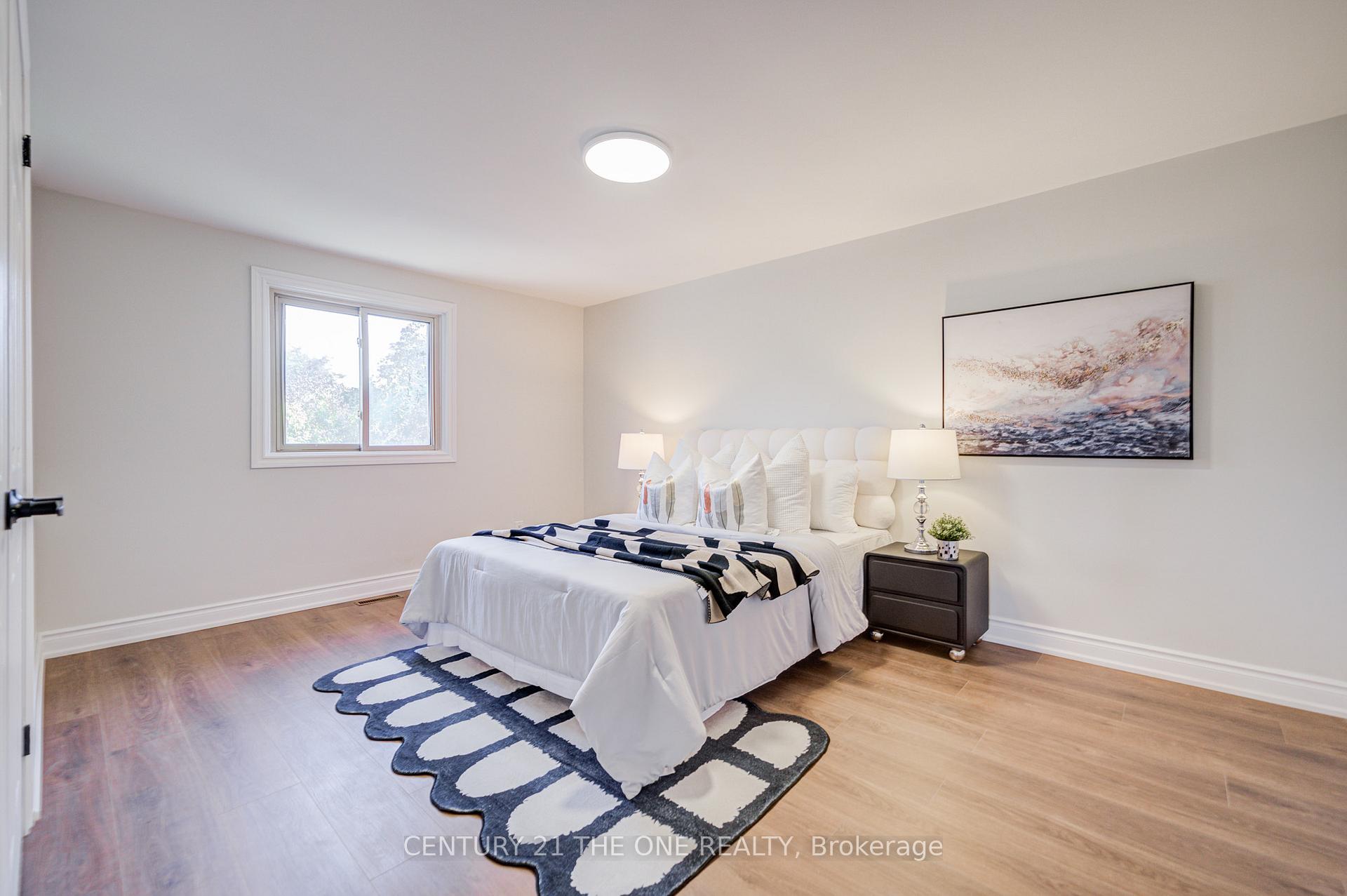 Photo 32 of 54 Marblemount Crescent, Scarborough, Tam O'Shanter-Sullivan — HOMEH