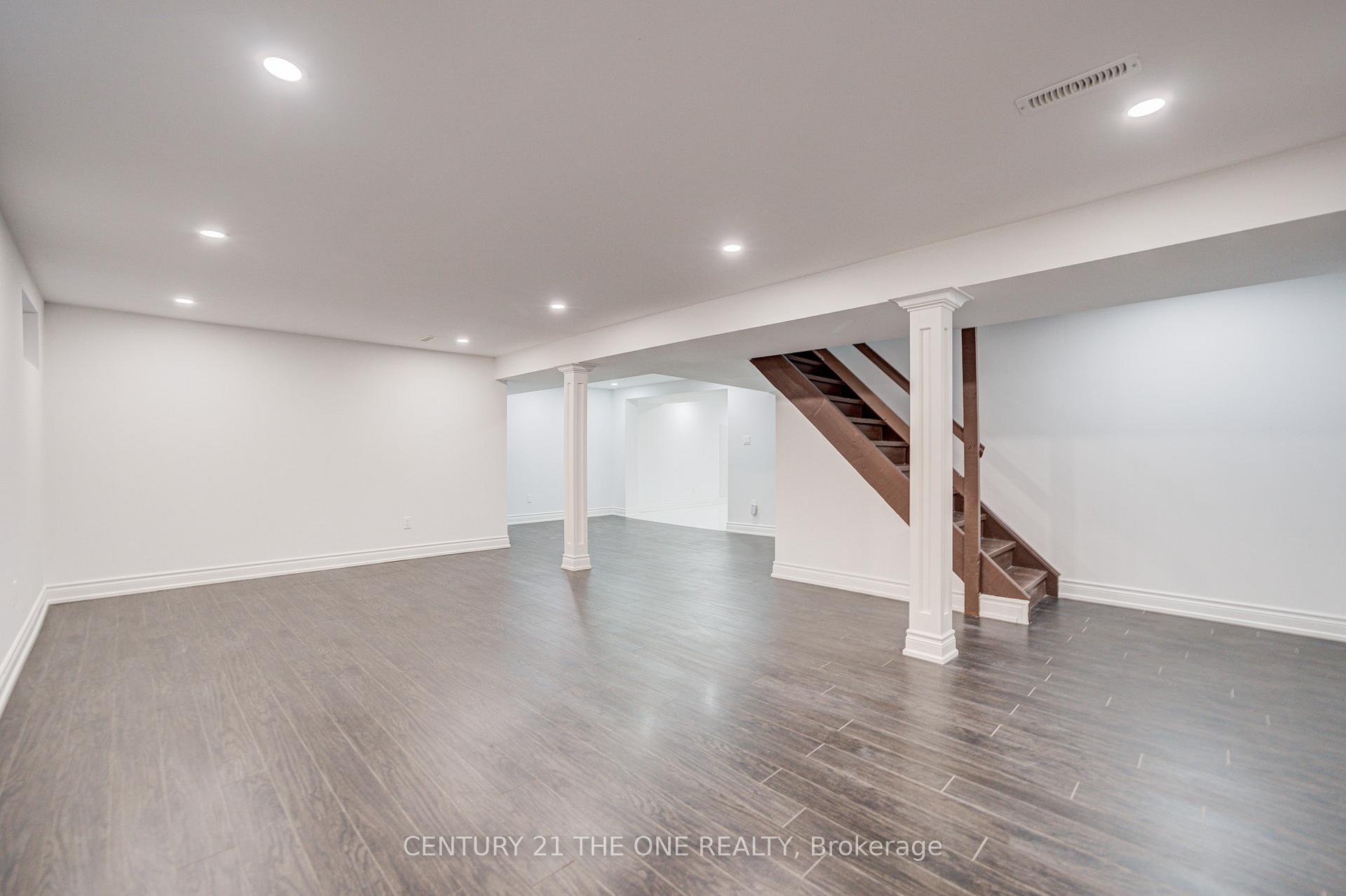 Photo 34 of 54 Marblemount Crescent, Scarborough, Tam O'Shanter-Sullivan — HOMEH