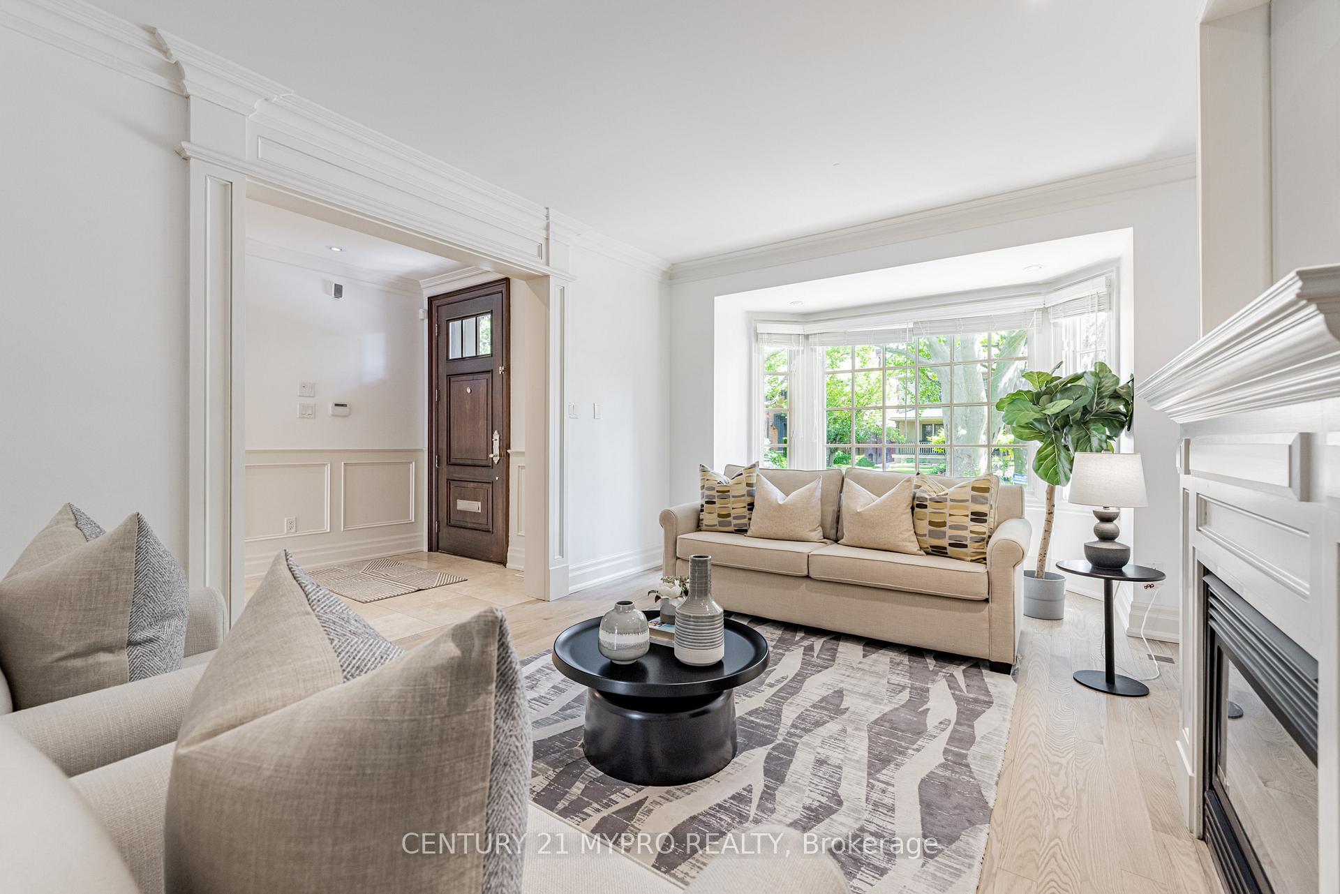 Photo 5 of 54 Ridge Hill Drive, Toronto, Forest Hill North — HOMEH