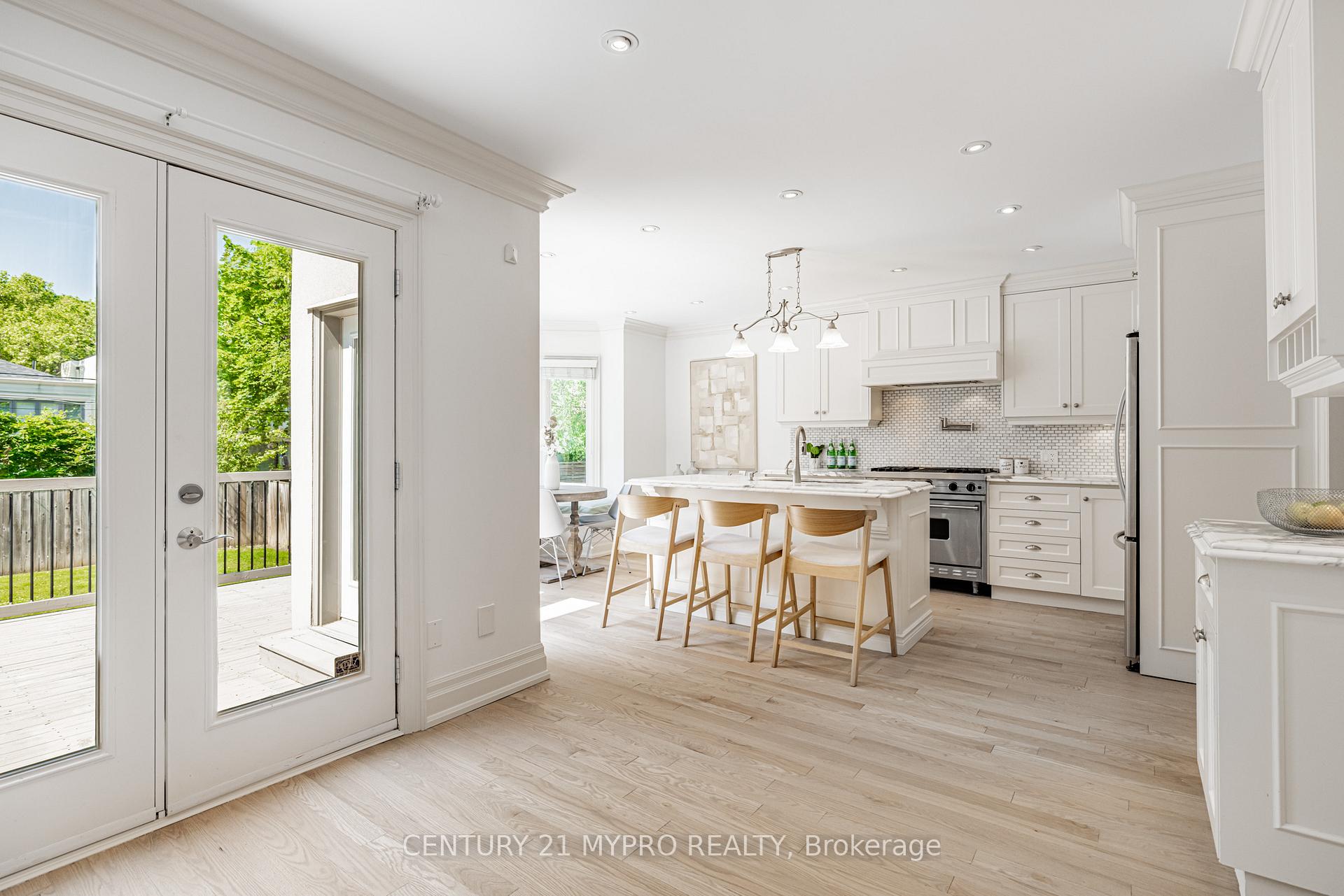 Photo 15 of 54 Ridge Hill Drive, Toronto, Forest Hill North — HOMEH