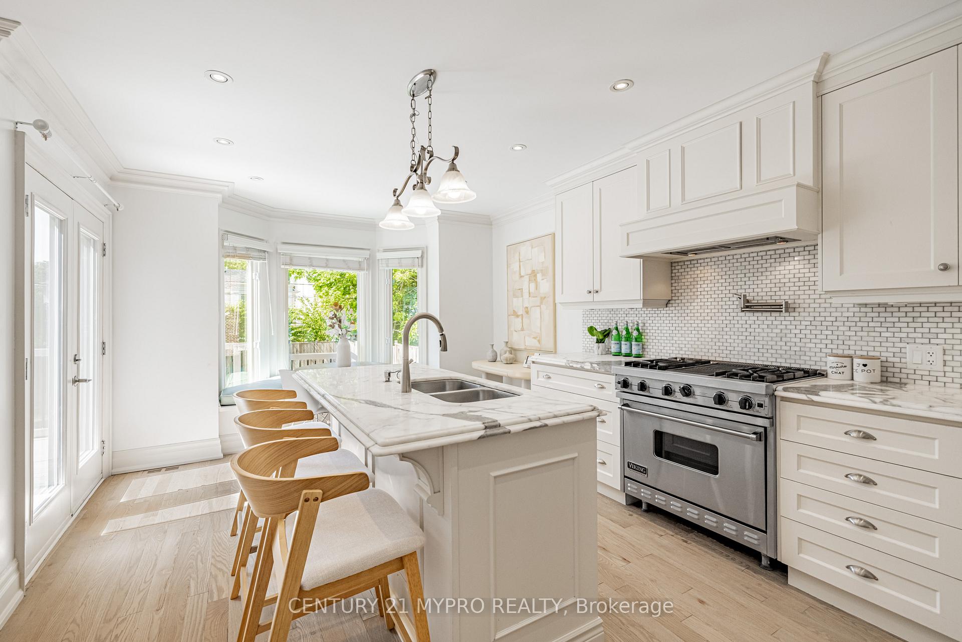 Photo 21 of 54 Ridge Hill Drive, Toronto, Forest Hill North — HOMEH