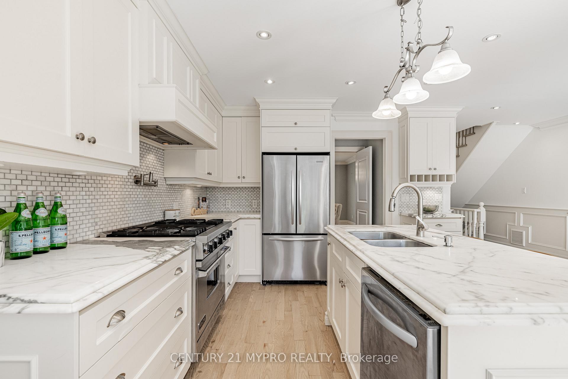 Photo 23 of 54 Ridge Hill Drive, Toronto, Forest Hill North — HOMEH