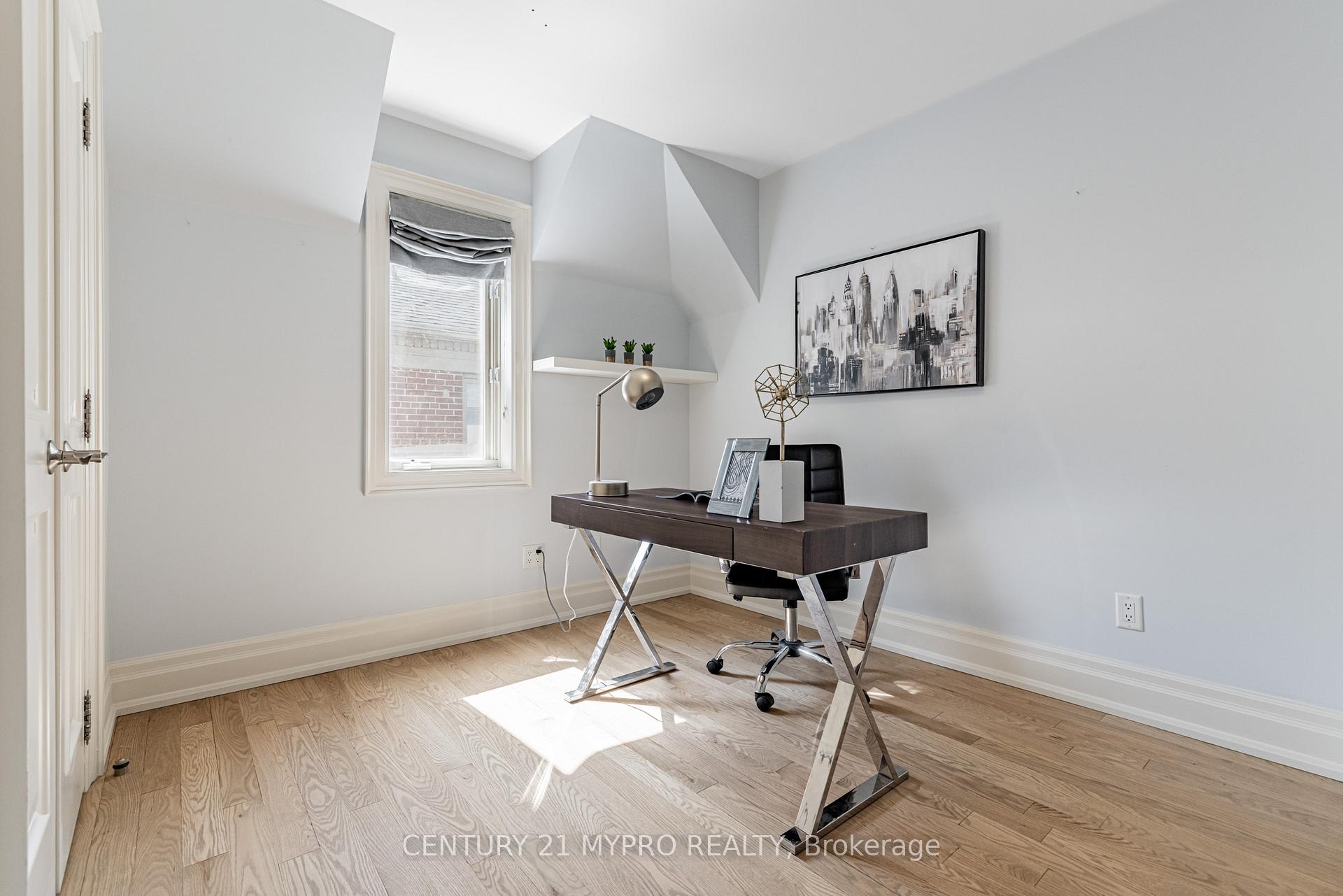 Photo 32 of 54 Ridge Hill Drive, Toronto, Forest Hill North — HOMEH
