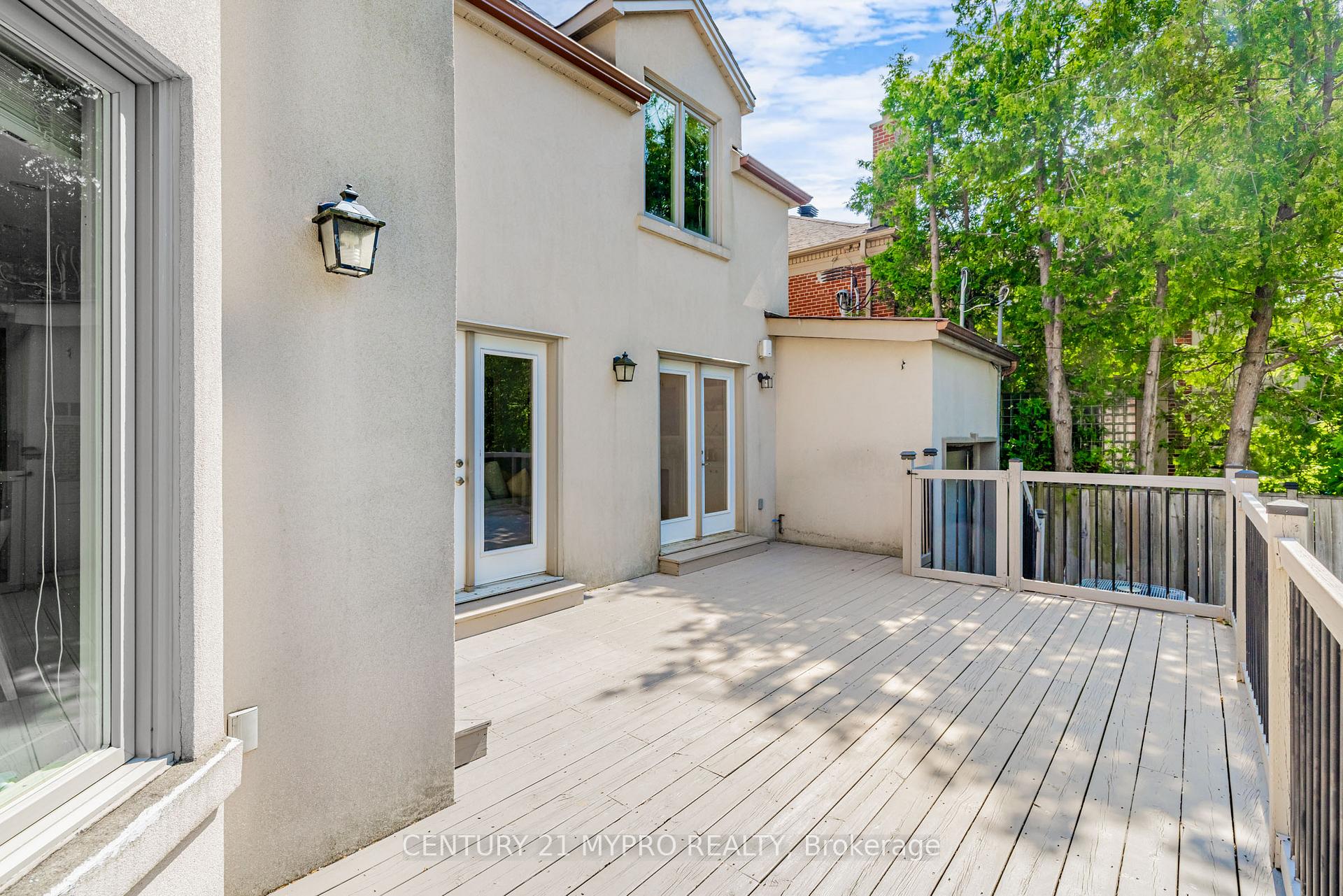 Photo 44 of 54 Ridge Hill Drive, Toronto, Forest Hill North — HOMEH