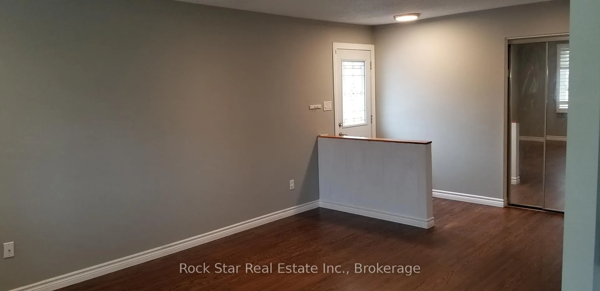 Photo 3 of 562 Greenhill Avenue, Hamilton, Vincent — HOMEH