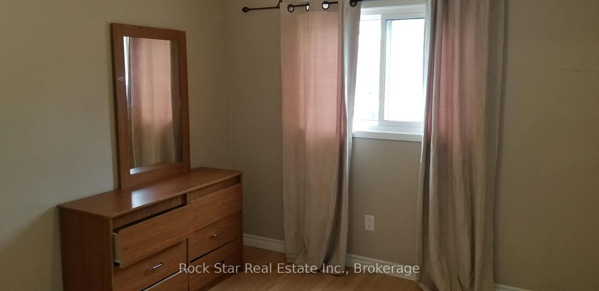 Photo 9 of 562 Greenhill Avenue, Hamilton, Vincent — HOMEH