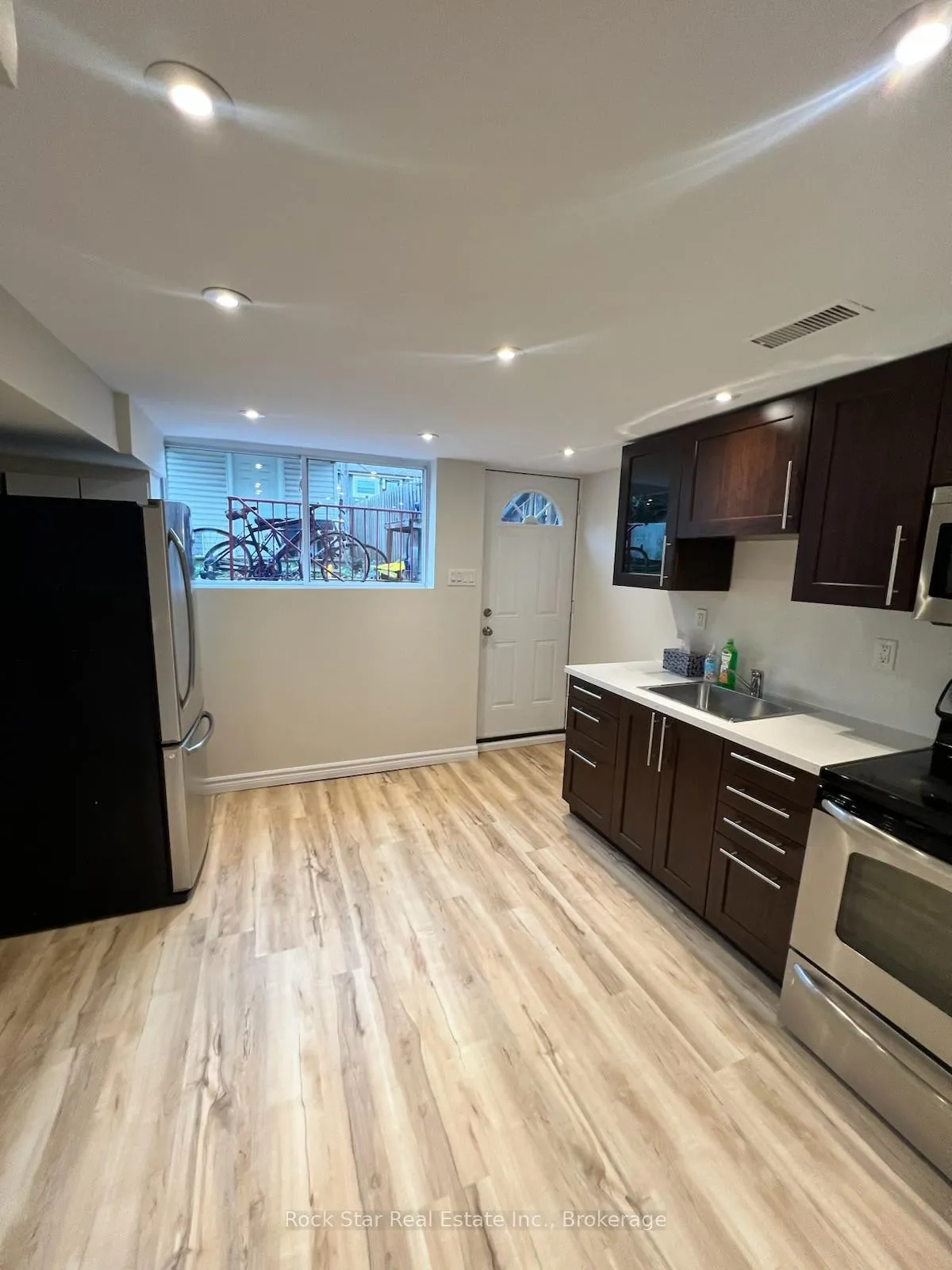 Photo 12 of 562 Greenhill Avenue, Hamilton, Vincent — HOMEH