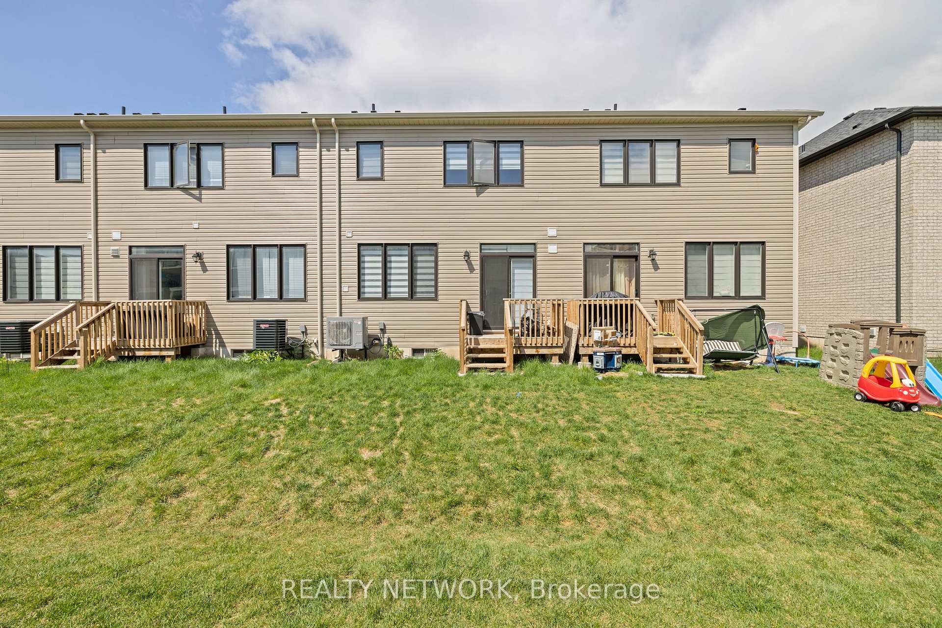 Photo 24 of 20 Daisy Lane, Thorold, Hurricane/Merrittville — HOMEH