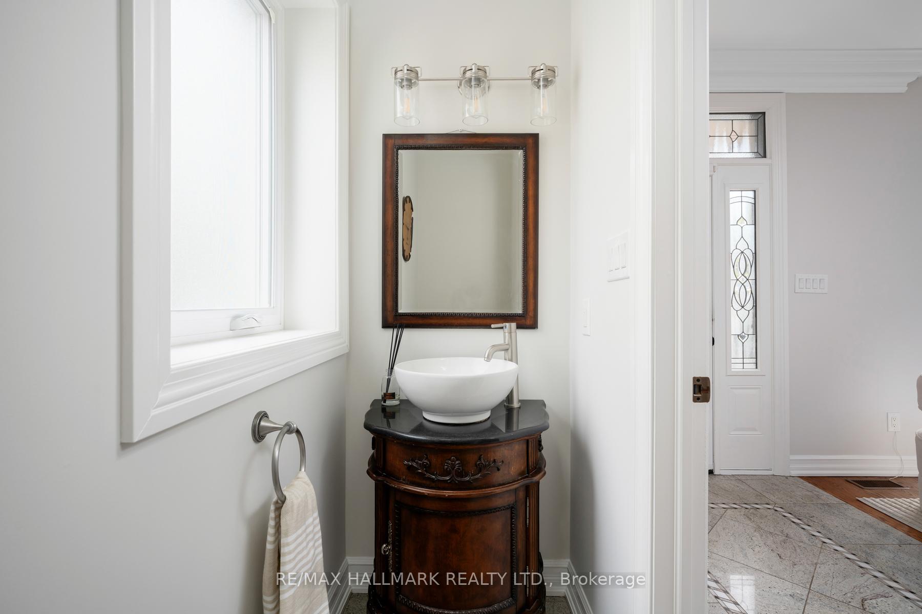 Photo 10 of 115 Cadorna Avenue, Toronto, East York — HOMEH