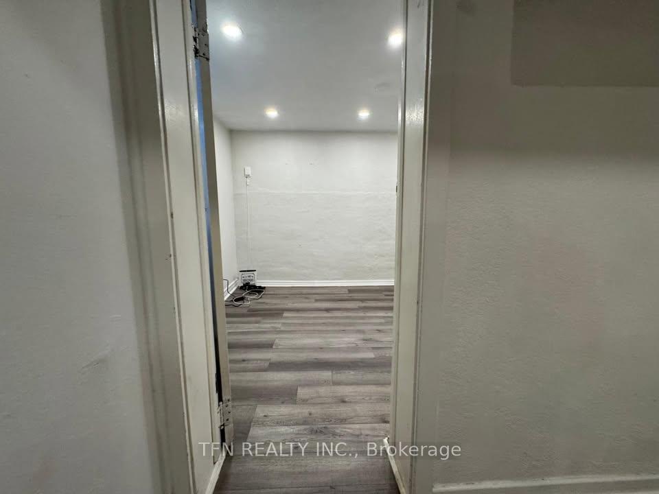 Photo 12 of Unit Lower, 926 Avenue Road, Toronto, Yonge-Eglinton — HOMEH