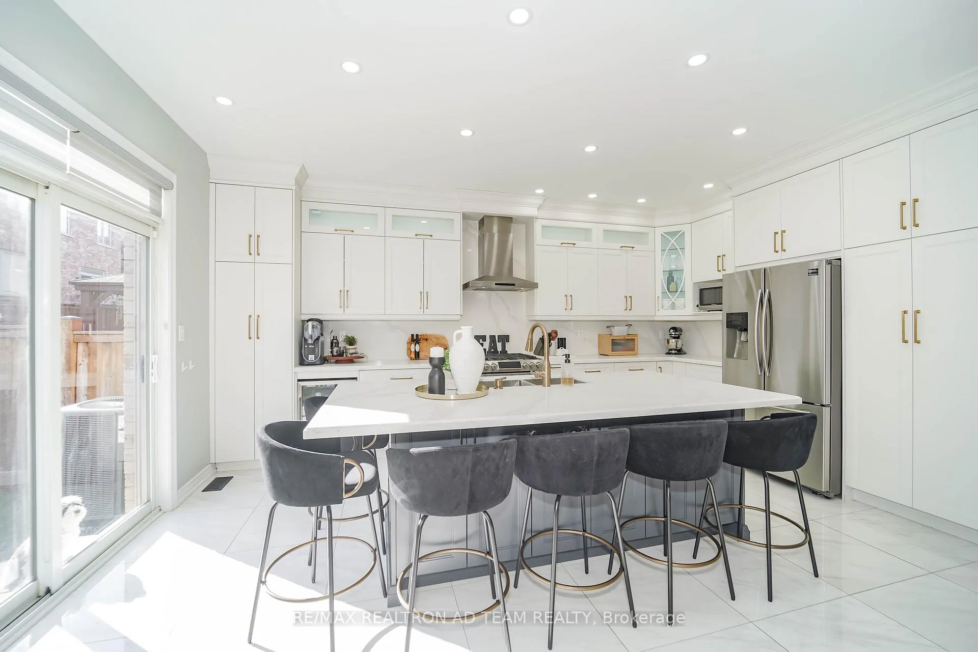 Photo 9 of 1109 Baltic Lane, Pickering, Rural Pickering — HOMEH