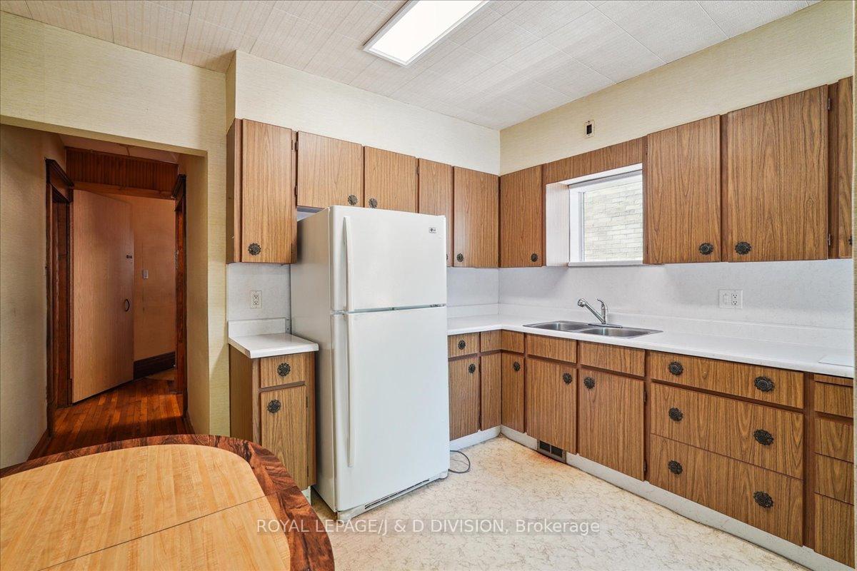 Photo 12 of 172 Briar Hill Avenue, Toronto, Lawrence Park South — HOMEH