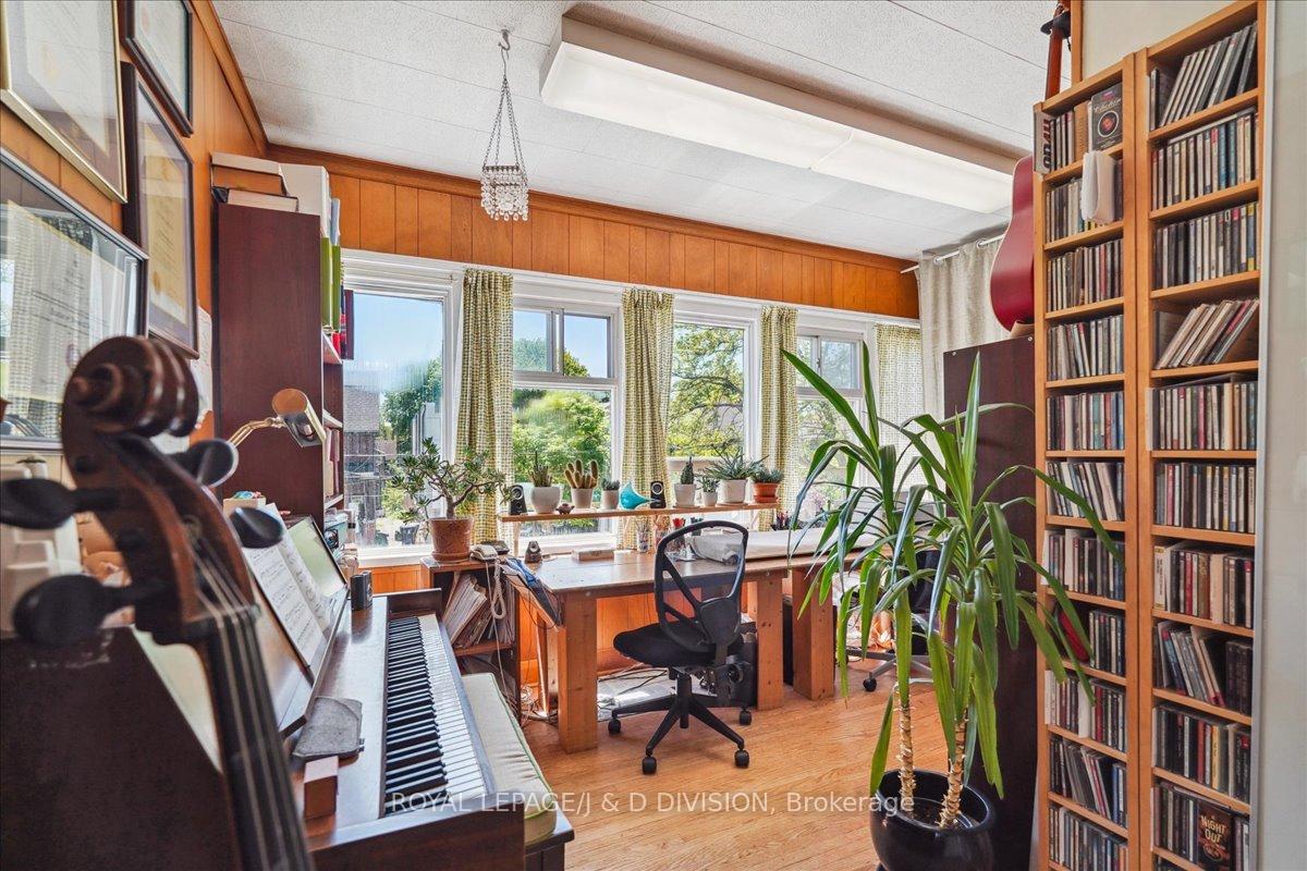 Photo 17 of 172 Briar Hill Avenue, Toronto, Lawrence Park South — HOMEH