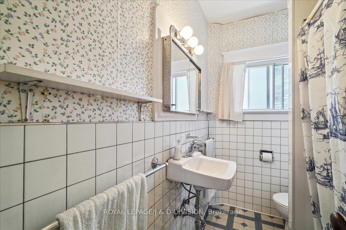 Photo 20 of 172 Briar Hill Avenue, Toronto, Lawrence Park South — HOMEH
